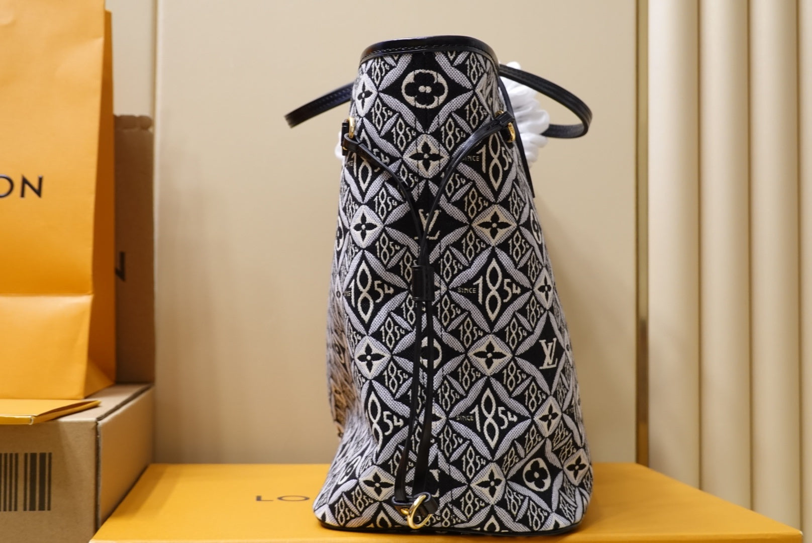 [TOP] Louis Vuitton LV  Neverfull MM Bag 32x17x28cm -Black