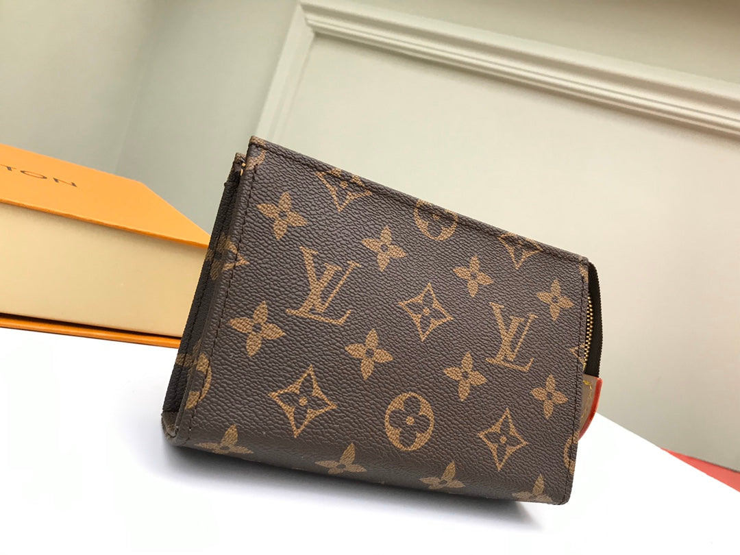 [TOP] Louis Vuitton LV Toilery Pouch Monogram 15-Brown