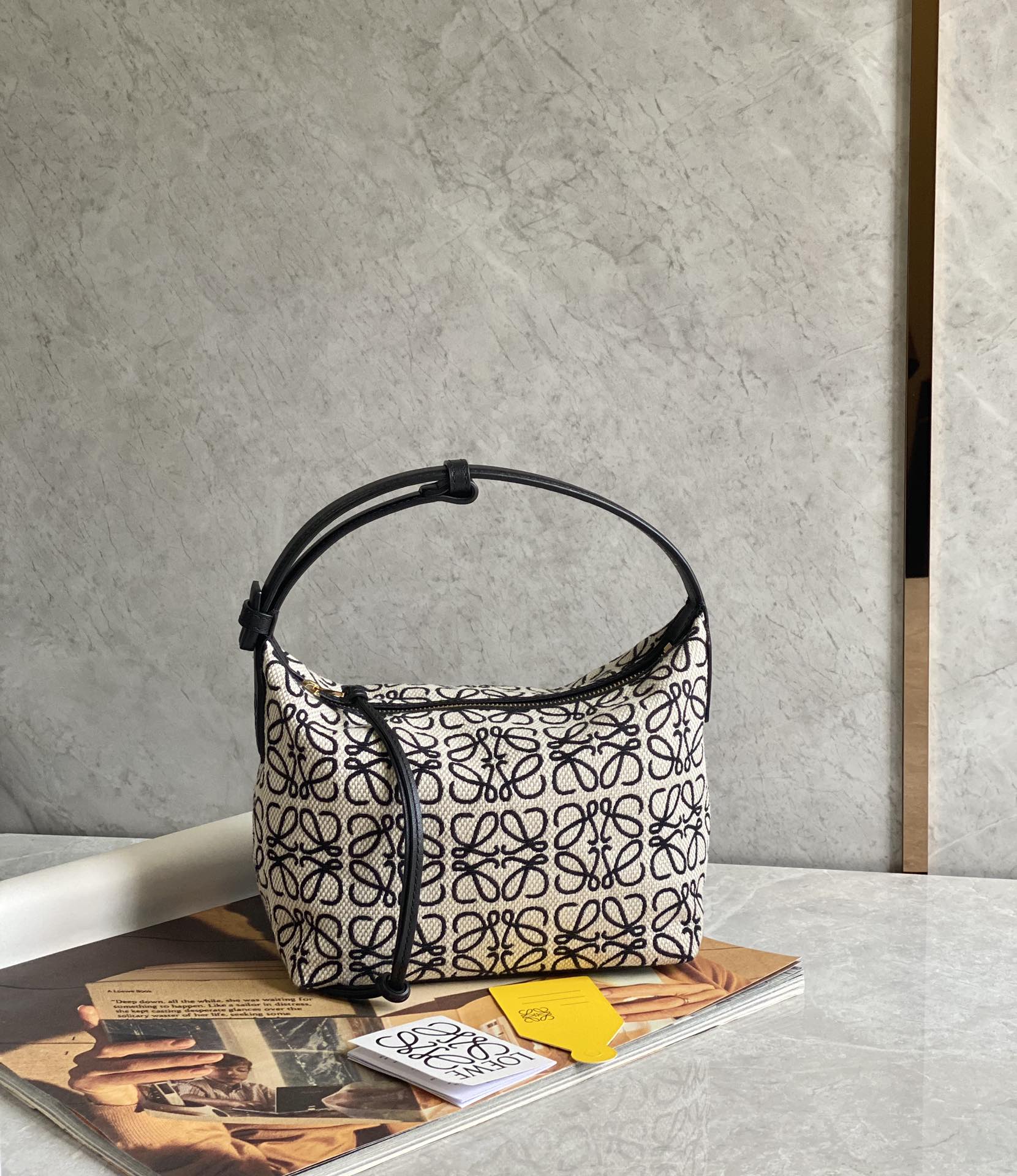 [TOP] LOEWE Cubi Bag Anagram 21*12*17cm/25*21*16.5cm - Black White