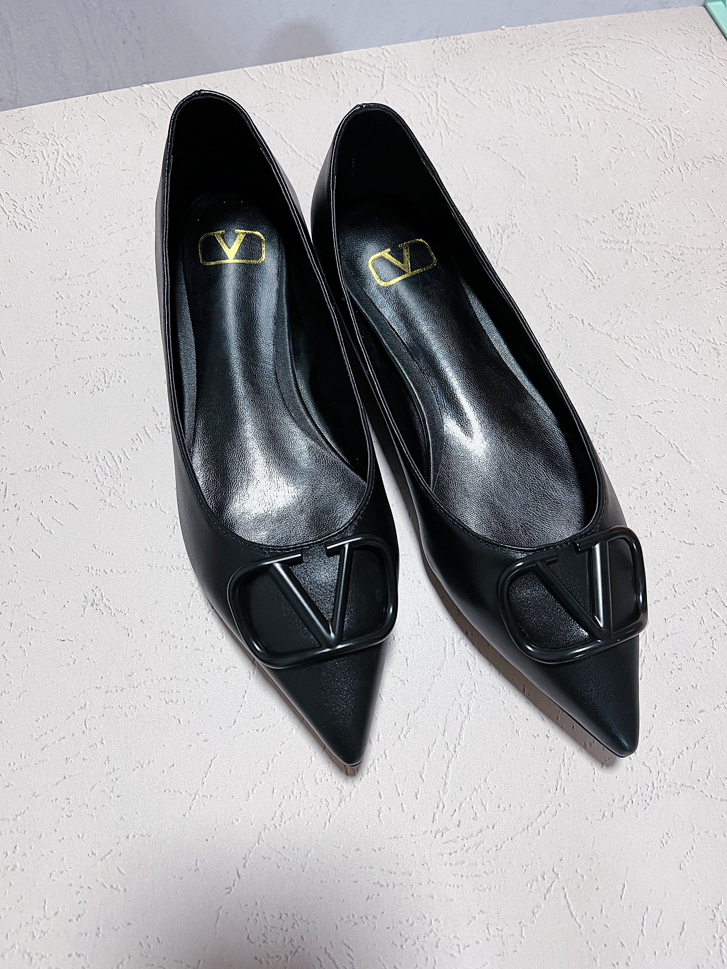 [TOP] VALENTINO  Flat Ballet Shoes - All Black