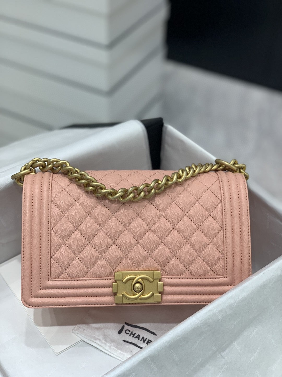 [TOP] CHANEL Le Boy Bag Caviar Medium 25CM - Light Apricot & GHW