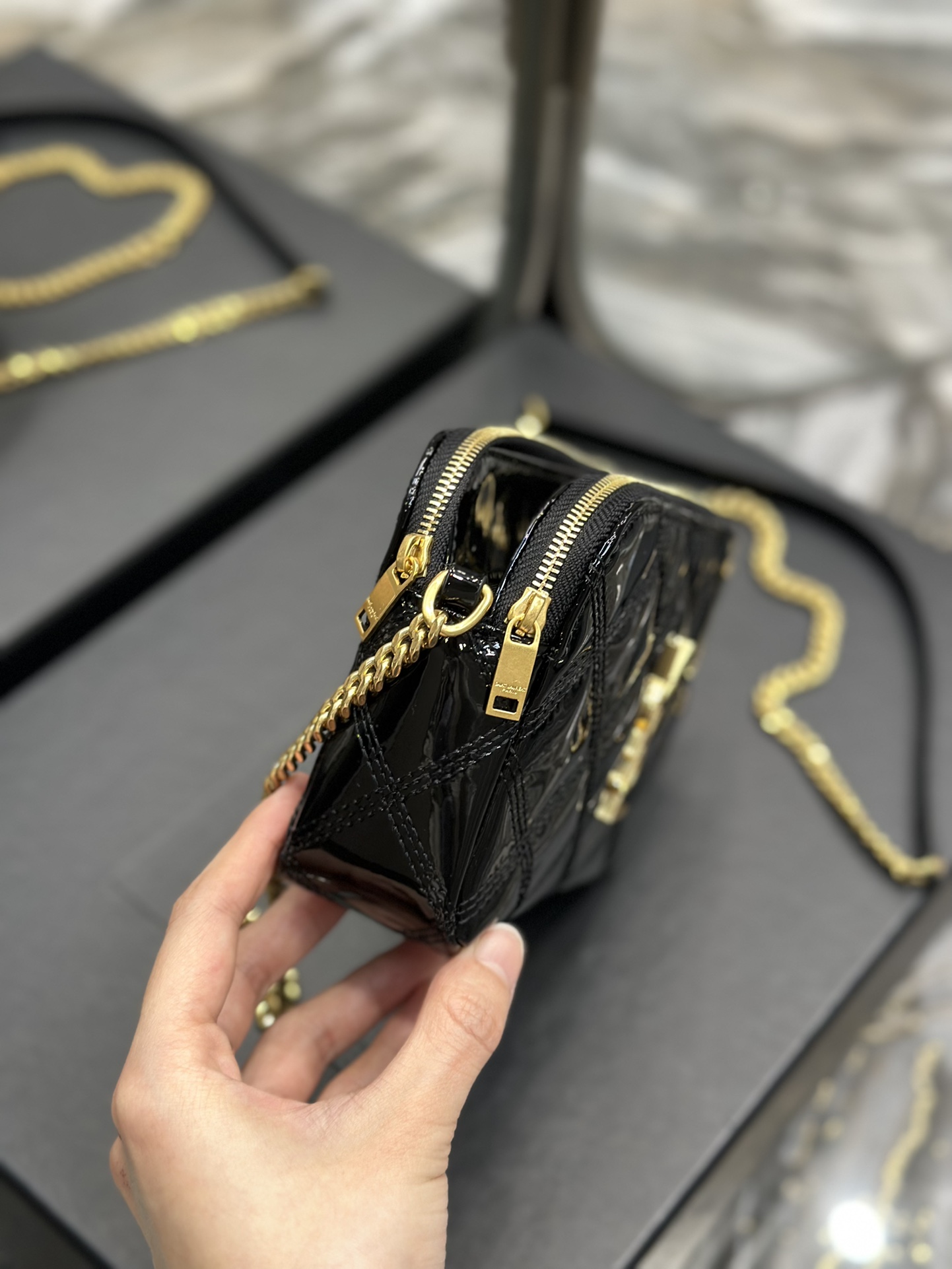 [TOP] Yves Saint Laurent YSL BECKY Patent Leather Shoulder Bag - GHW