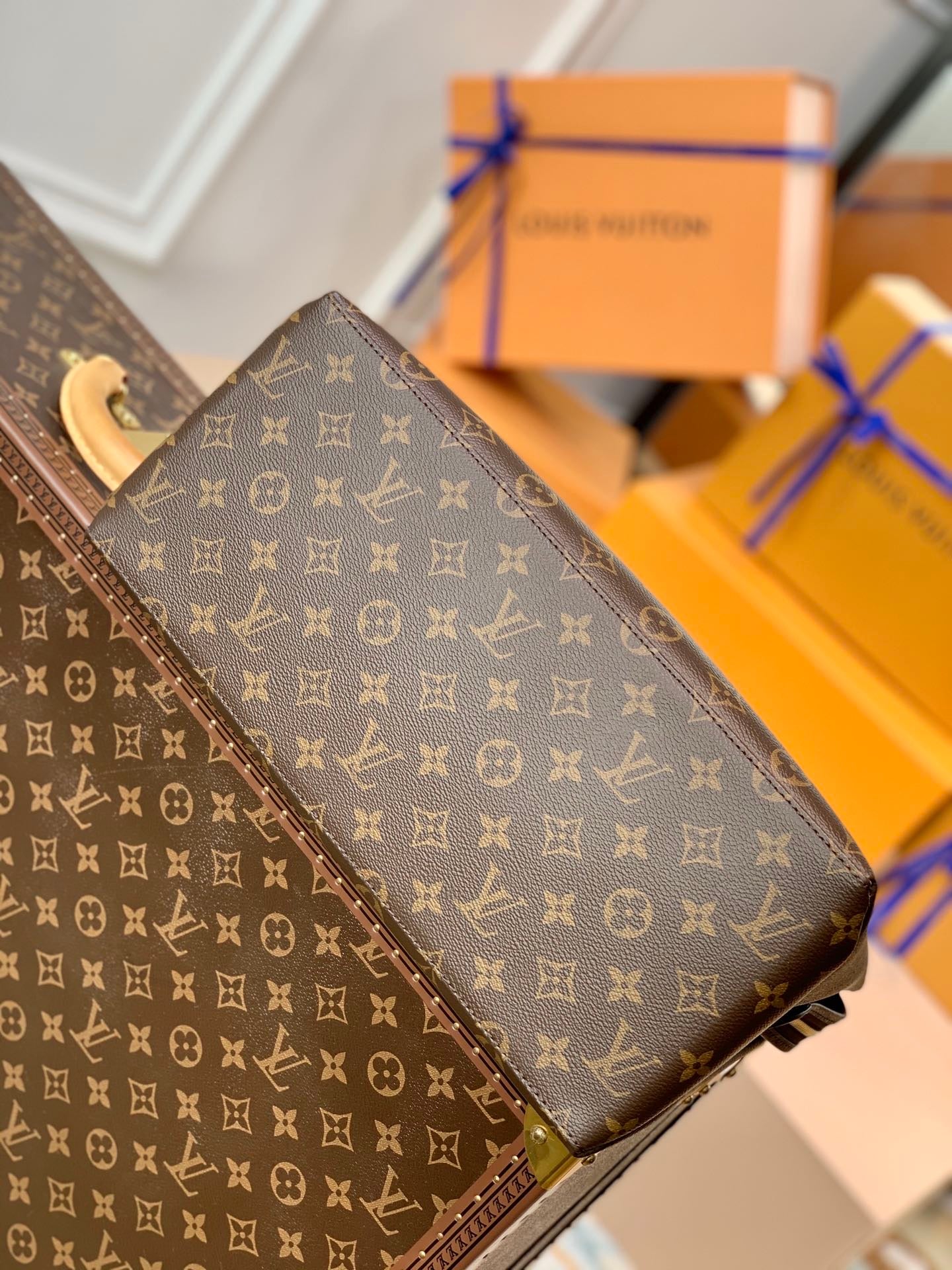 [TOP] Louis Vuitton LV L*V Grand Palais Monogram Bag  34 x 24 x 15 cm-Brown