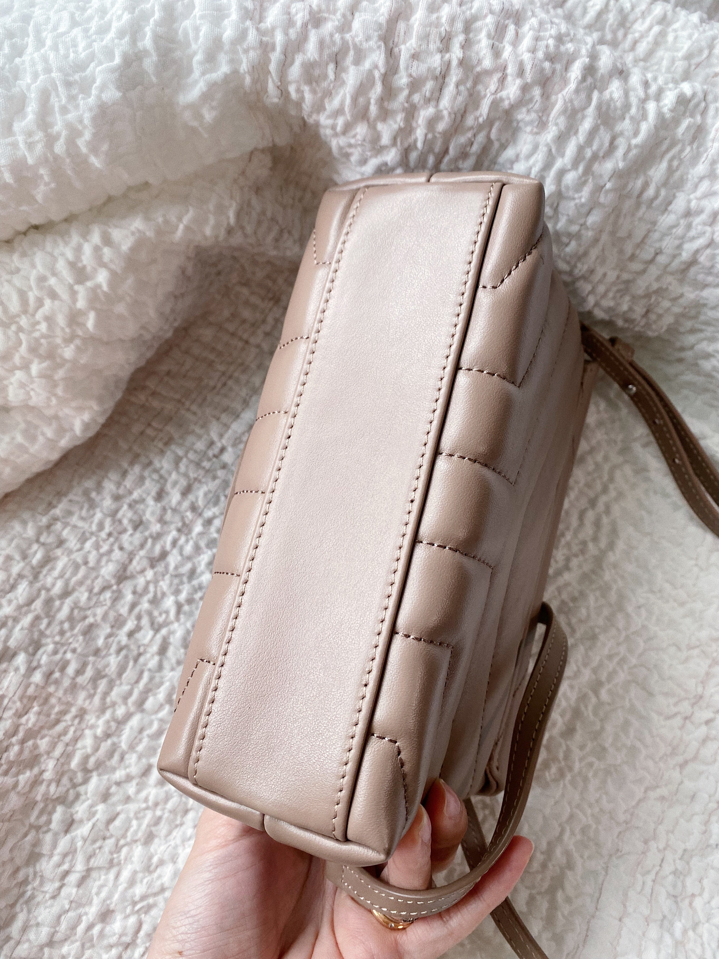 [TOP] Yves Saint Laurent YSL Loulou Toy Bag - Taupe