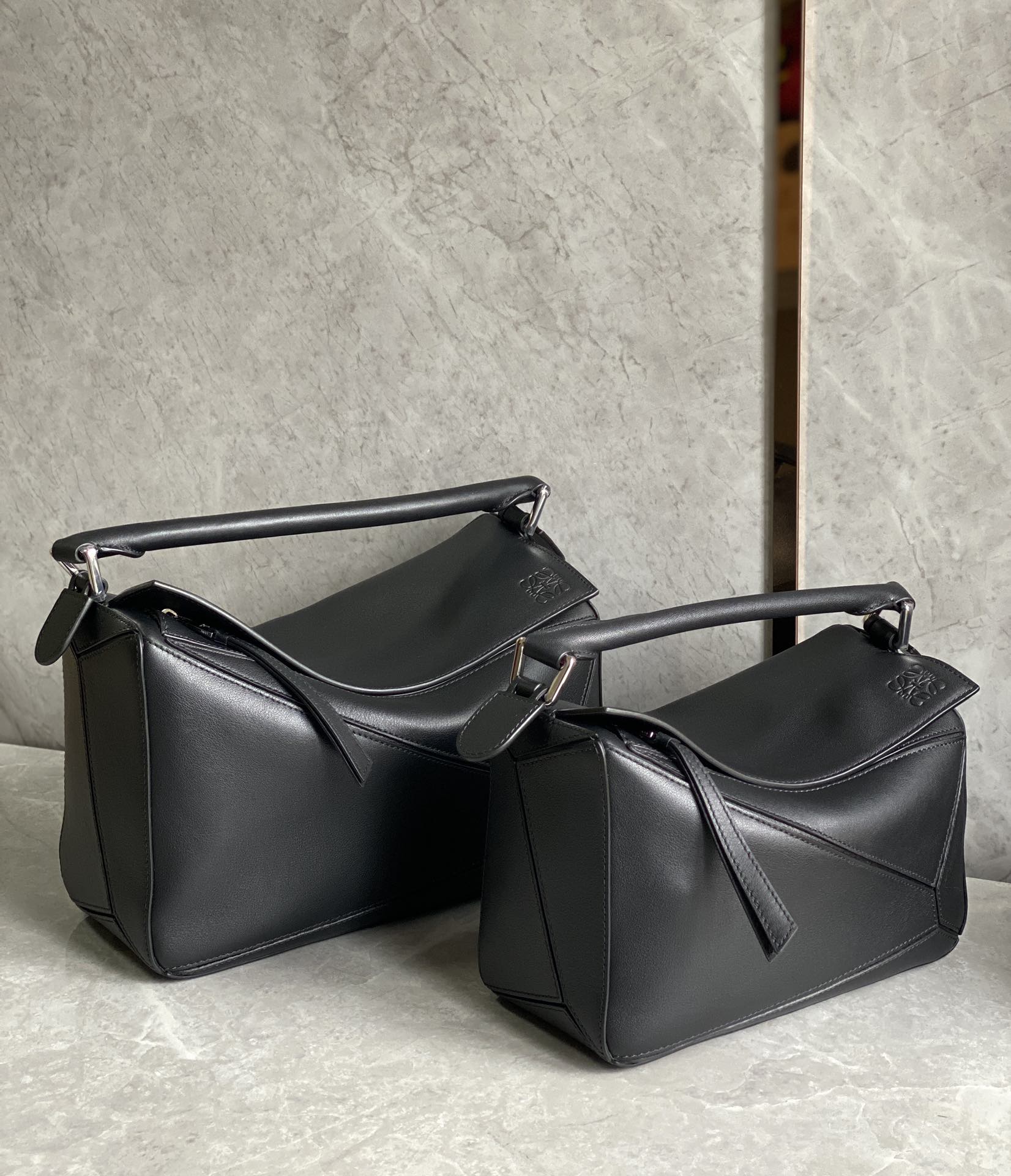 [TOP] LOEWE Puzzle Bag 24*10*14cm/30*12*19cm - Black