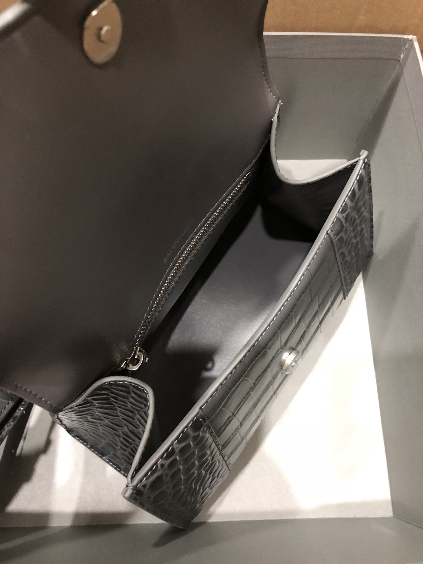 [TOP] BALENCIAGA Crocodile-Print Hourglass Bag 19/23cm - Gray