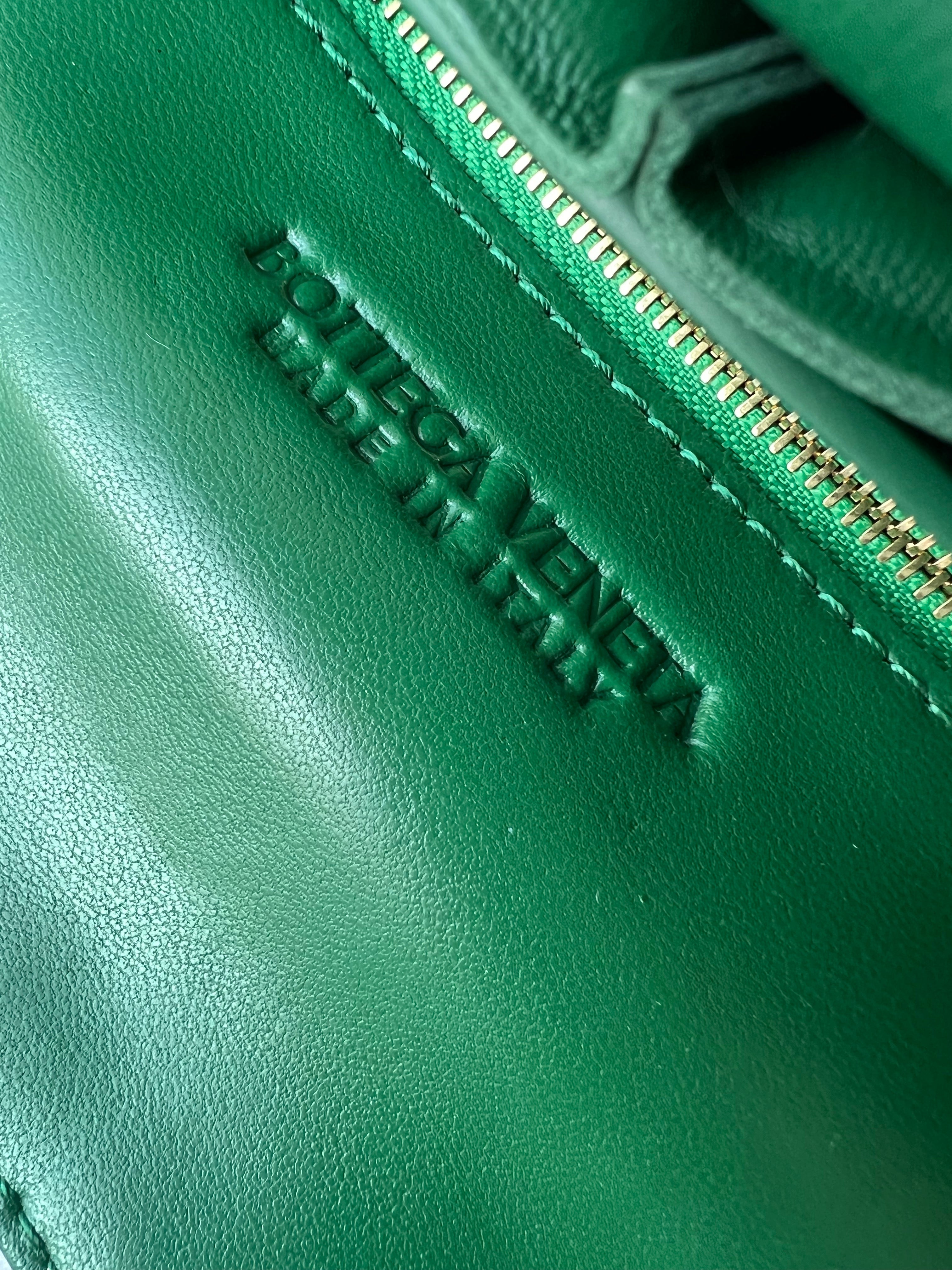 [TOP] Bottega Veneta BV Chain Cassette Bag - Dark Green