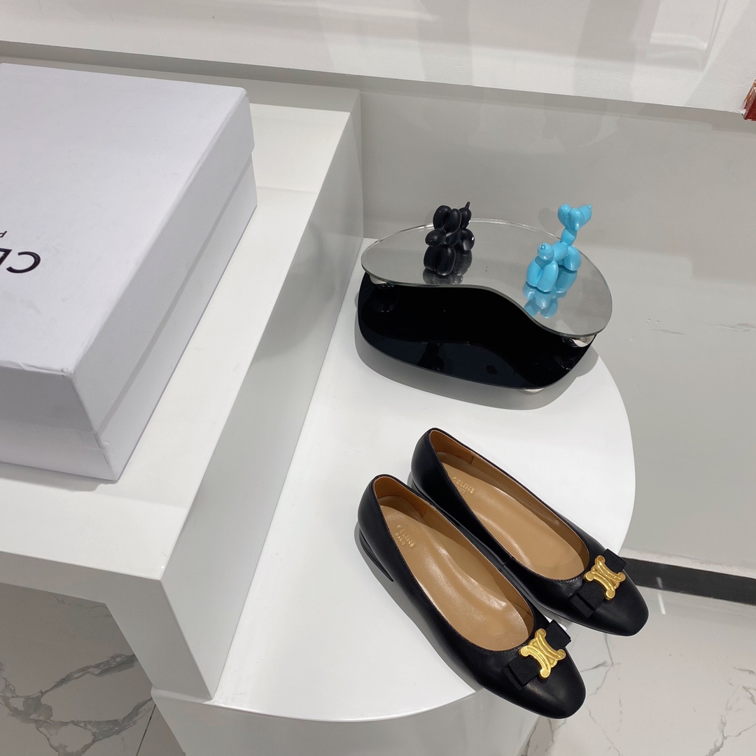 [TOP] CELINE Cowhide Flat - Black - Cline