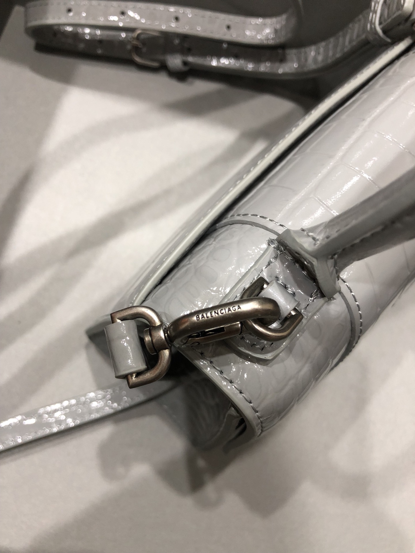 [TOP] BALENCIAGA Crocodile-Print Hourglass Bag 19/23cm - Gray
