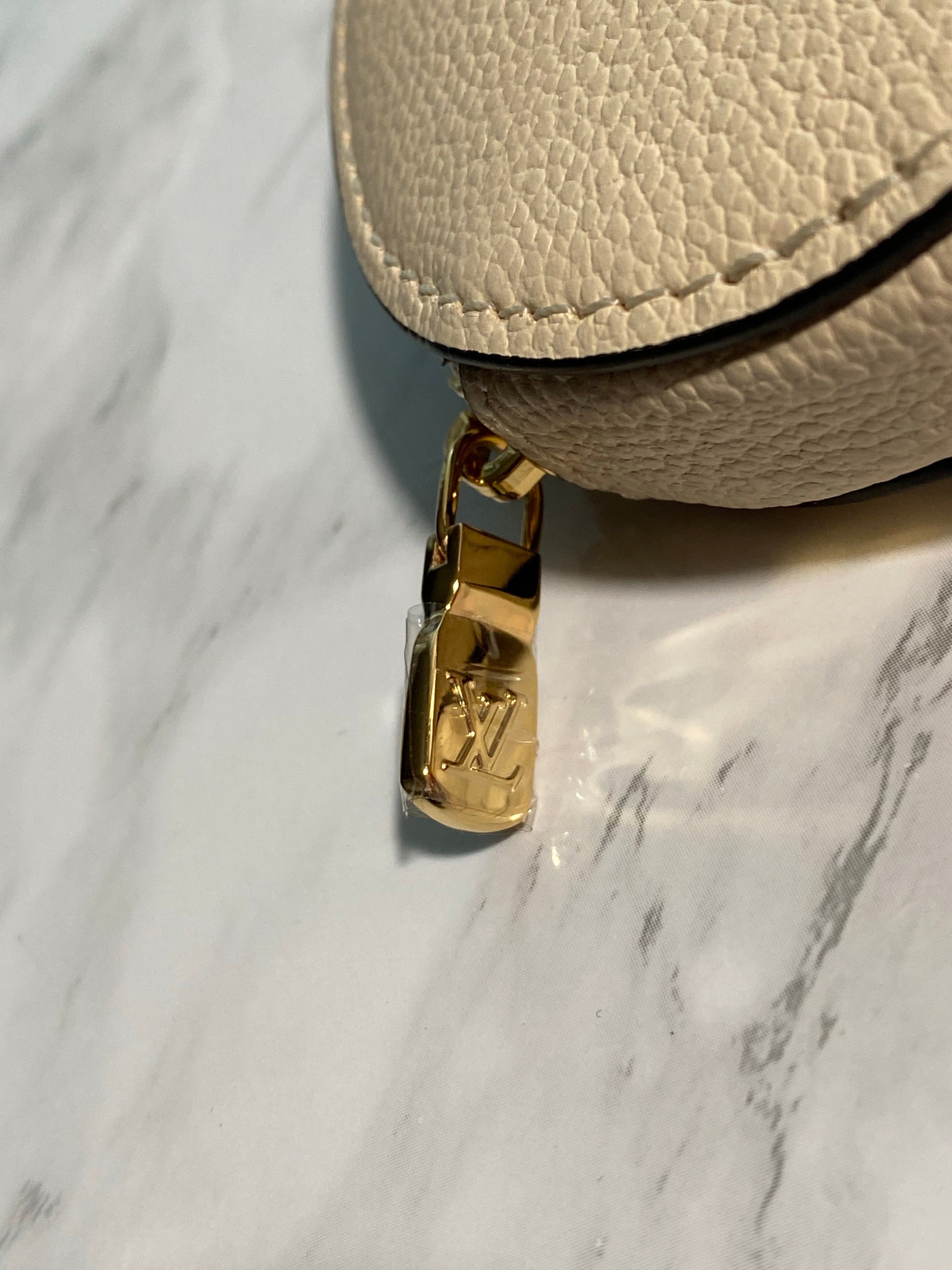 [TOP] Louis Vuitton LV Papillon BB Bag 20 x 10 x 10CM- Cream