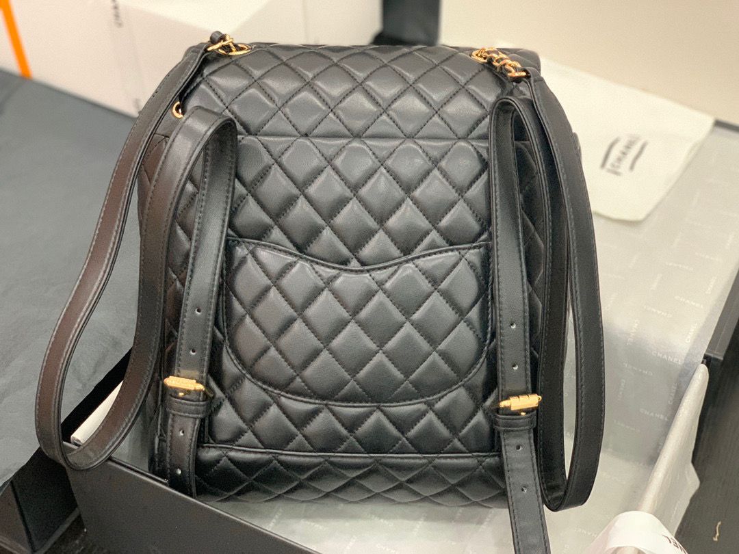 [TOP] CHANEL Quilted Lambskin Urban Spirit Large Backpack - Black