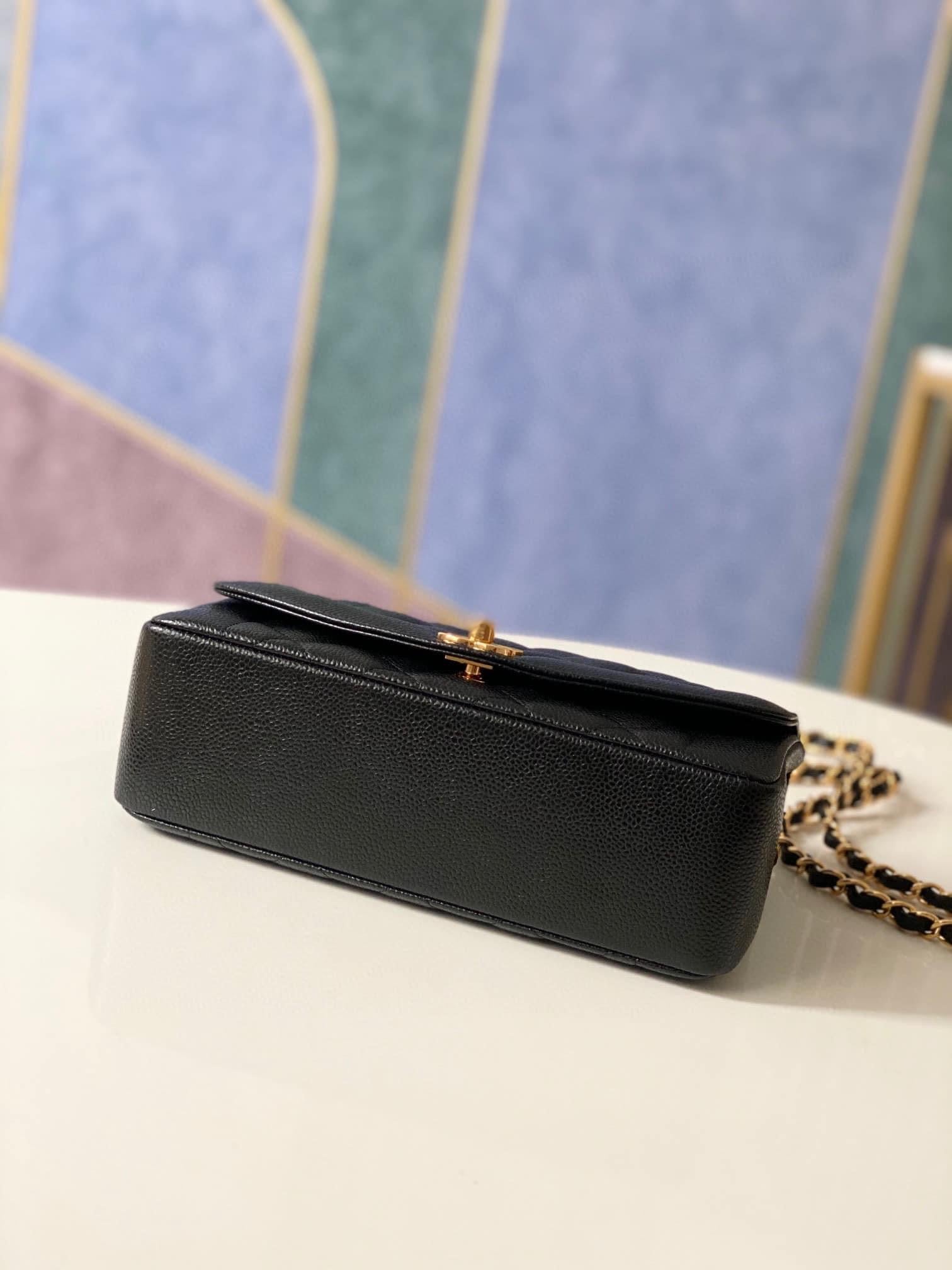 [TOP] CHANEL Diana Small Flap Bag - Black & GHW