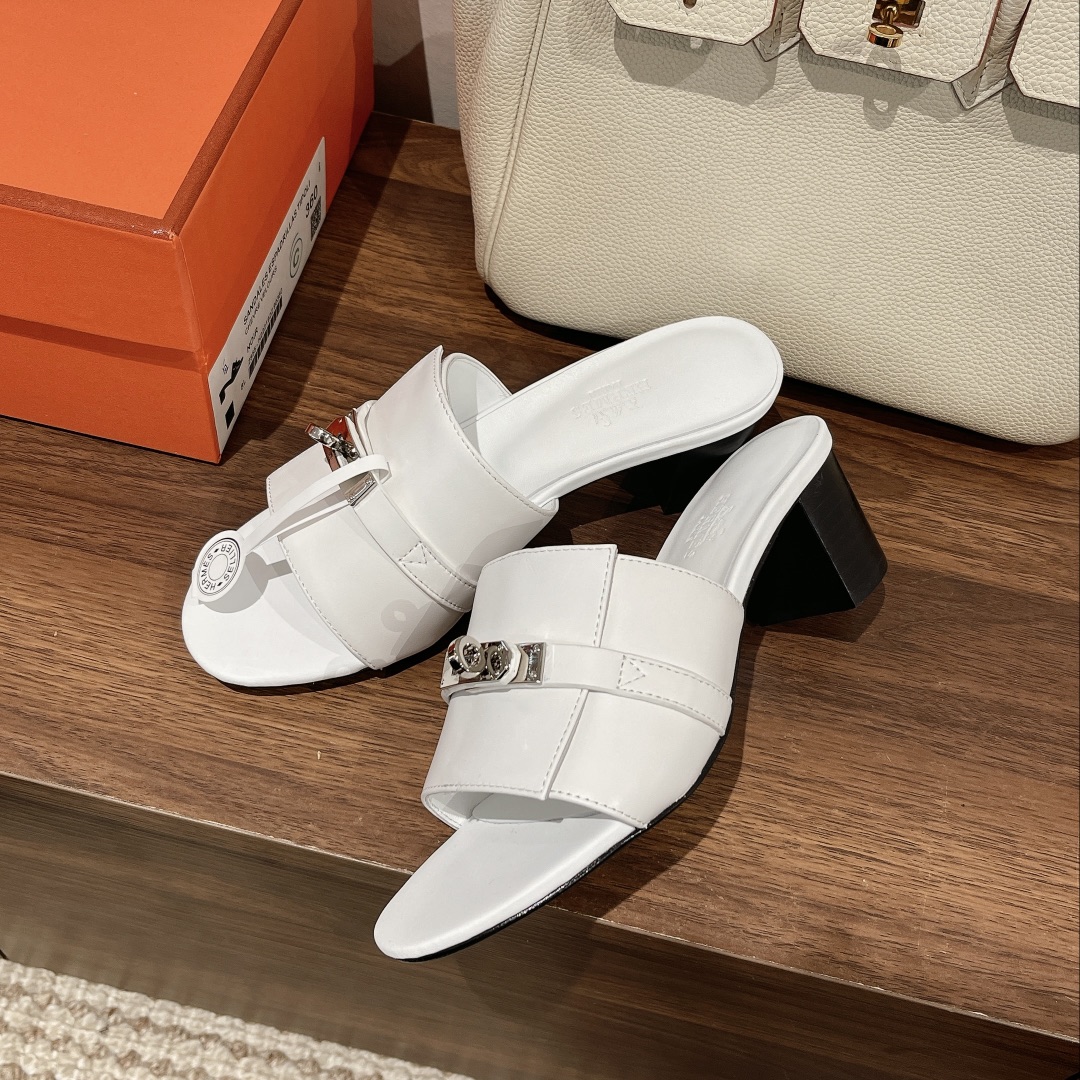 [TOP] HERMES Gigi Kelly Buckle Sandals - 2 Color