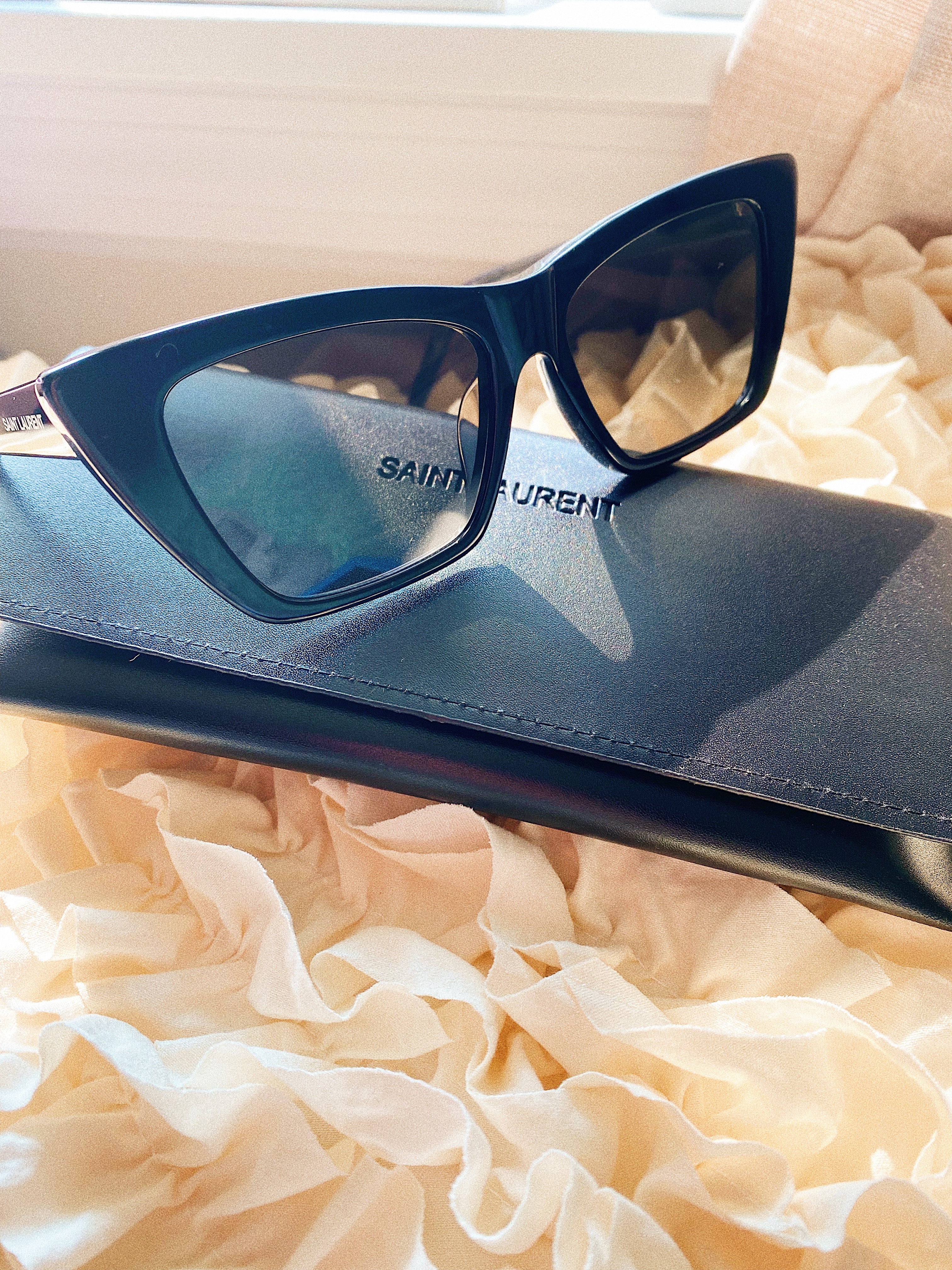 [TOP] Yves Saint Laurent YSL 53mm Cat Eyes Sunglasses - Black