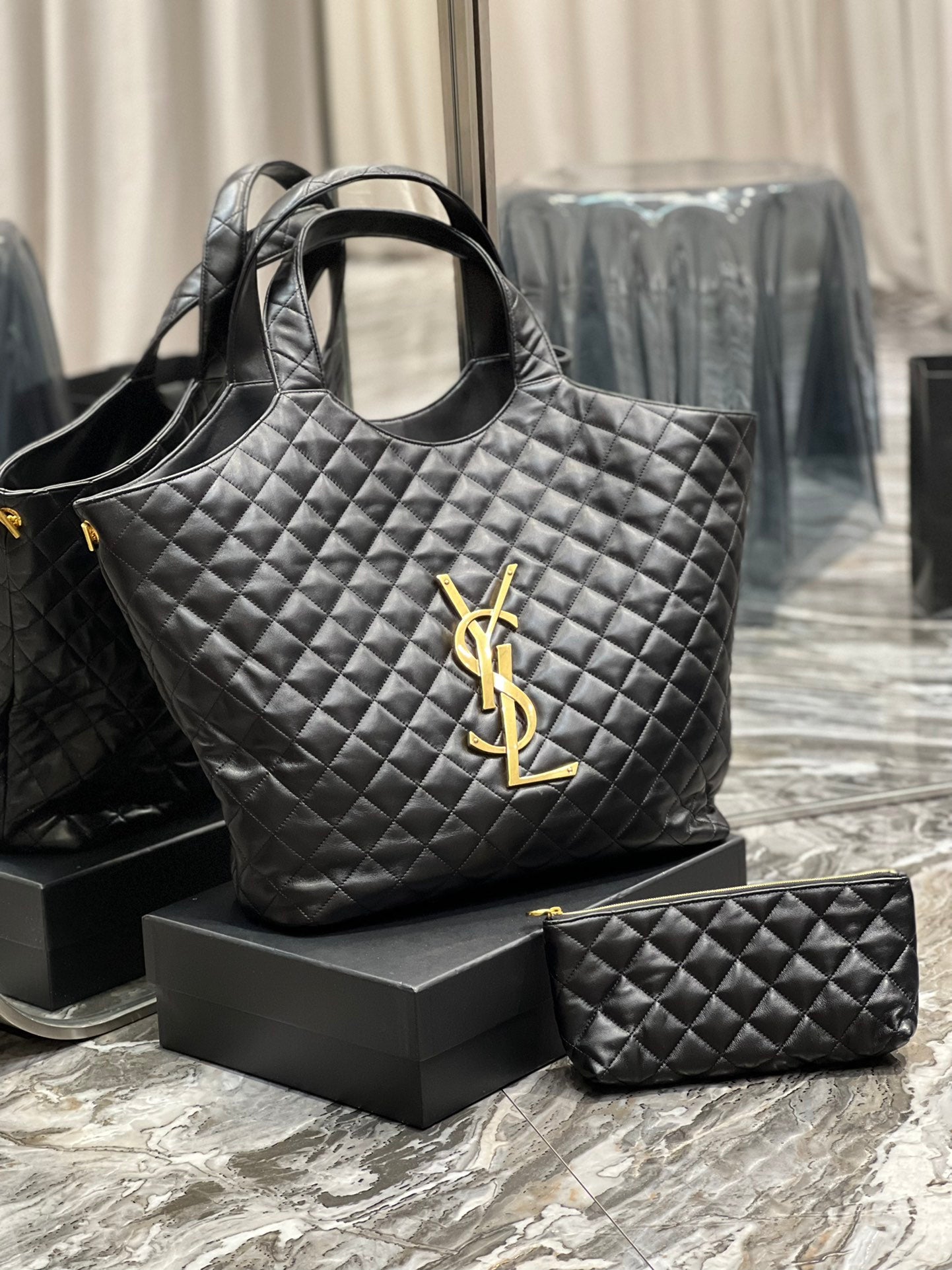 [TOP] Yves Saint Laurent YSL Lambskin Icare Tote - Black