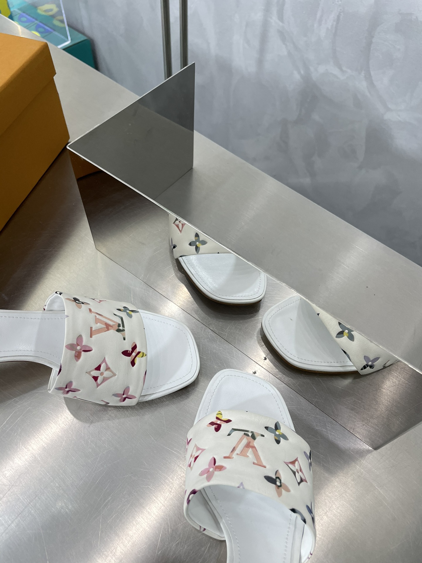 [TOP] Louis Vuitton LV Monogram High Heels - 4 Color