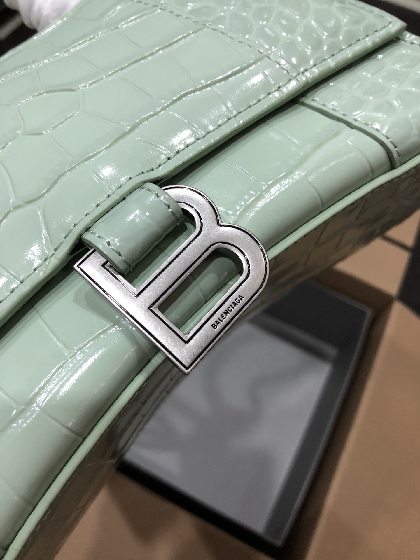 [TOP] BALENCIAGA Crocodile-Print Hourglass Bag 19/23cm - Green