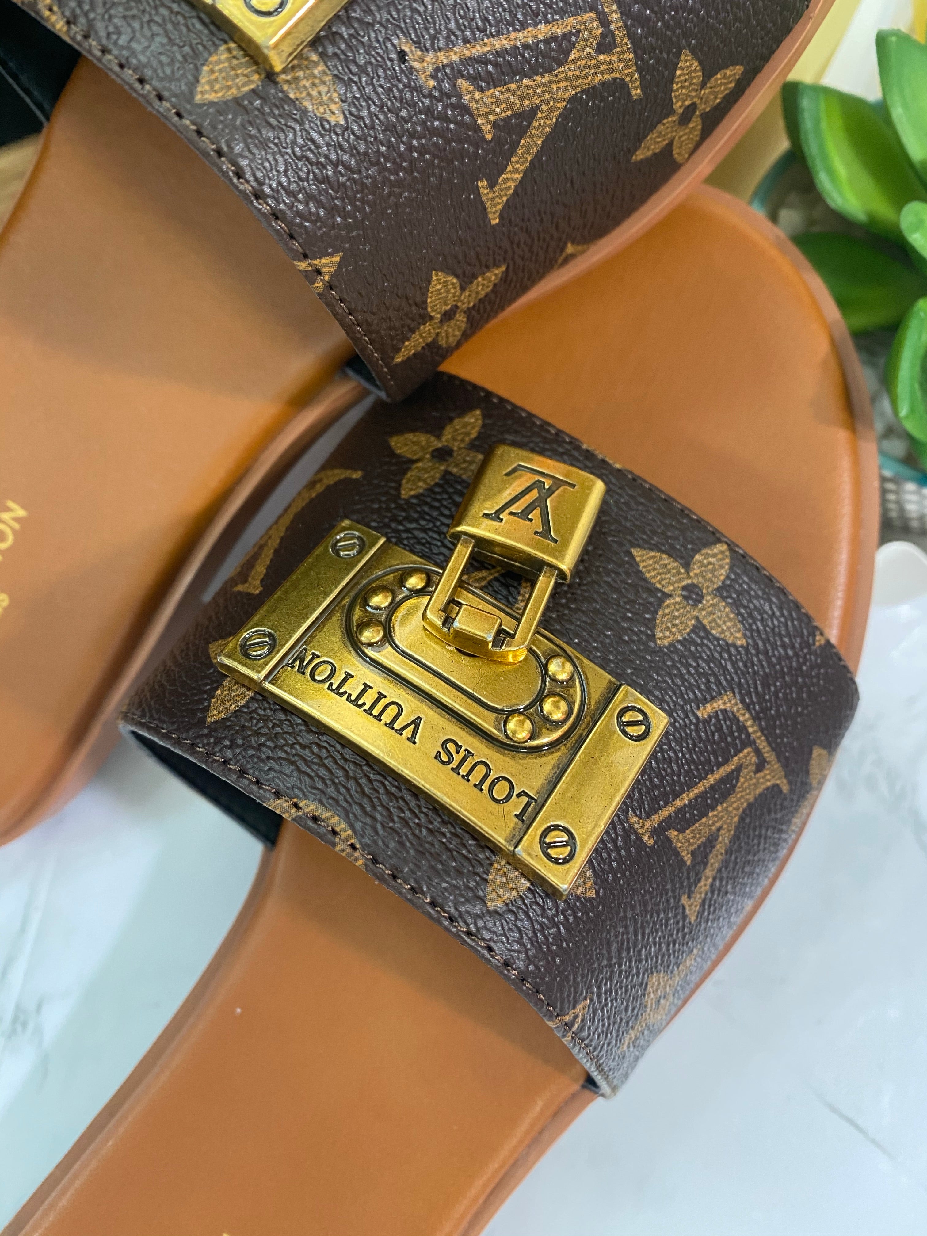 [TOP] Louis Vuitton LV Lock It Monogram Sandals - Brown