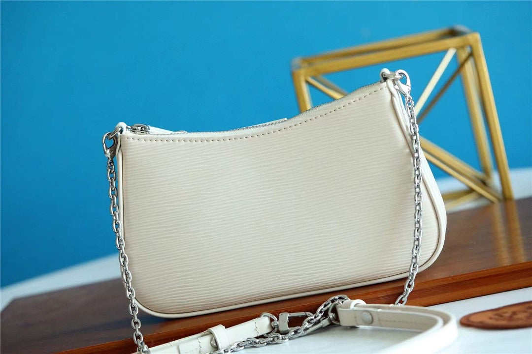 [TOP] Louis Vuitton LV L*V Epi Easy Pouch on Strap 19 x  10.5 x  3cm- White