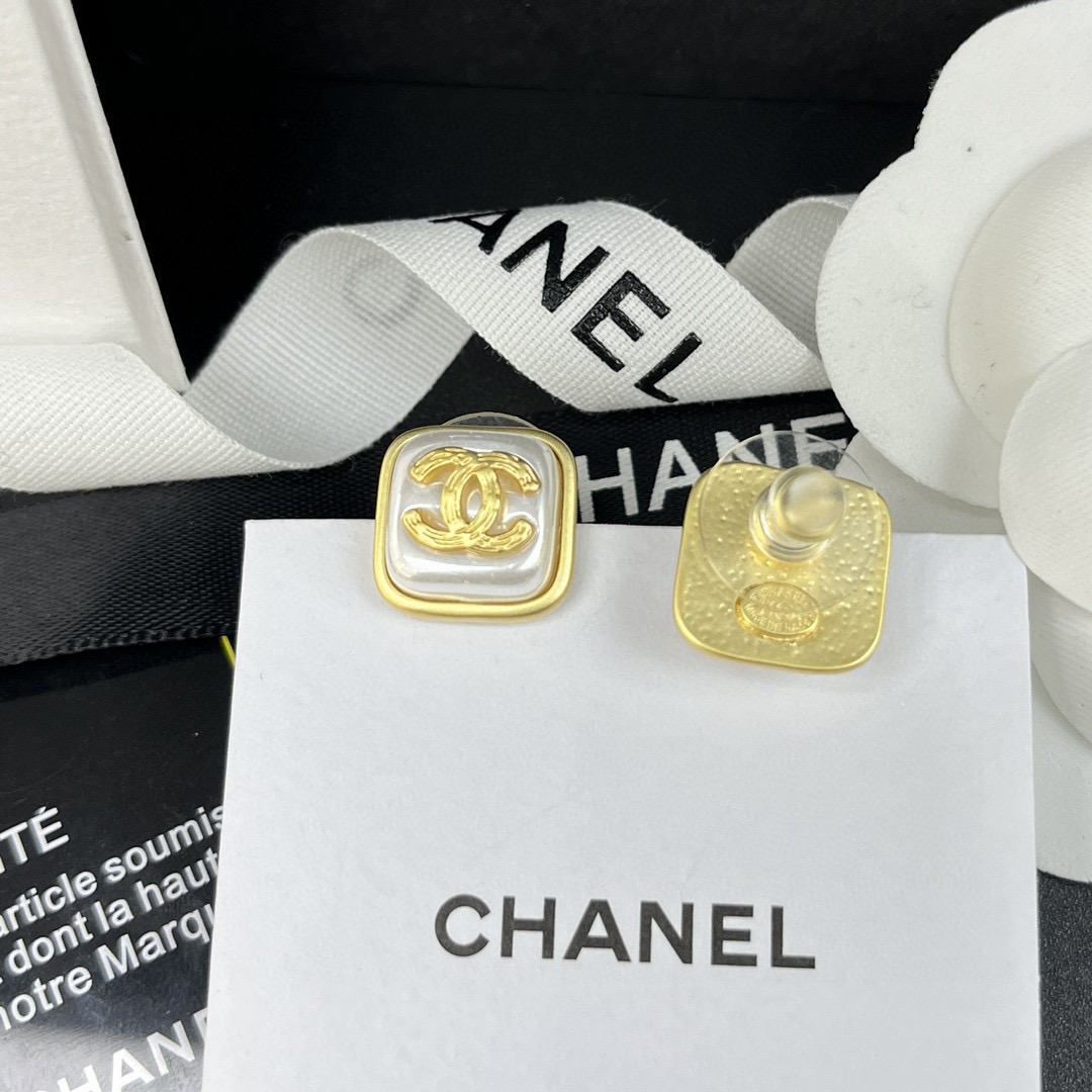 [TOP] CHANEL Logo Square pearls Stud Earrings