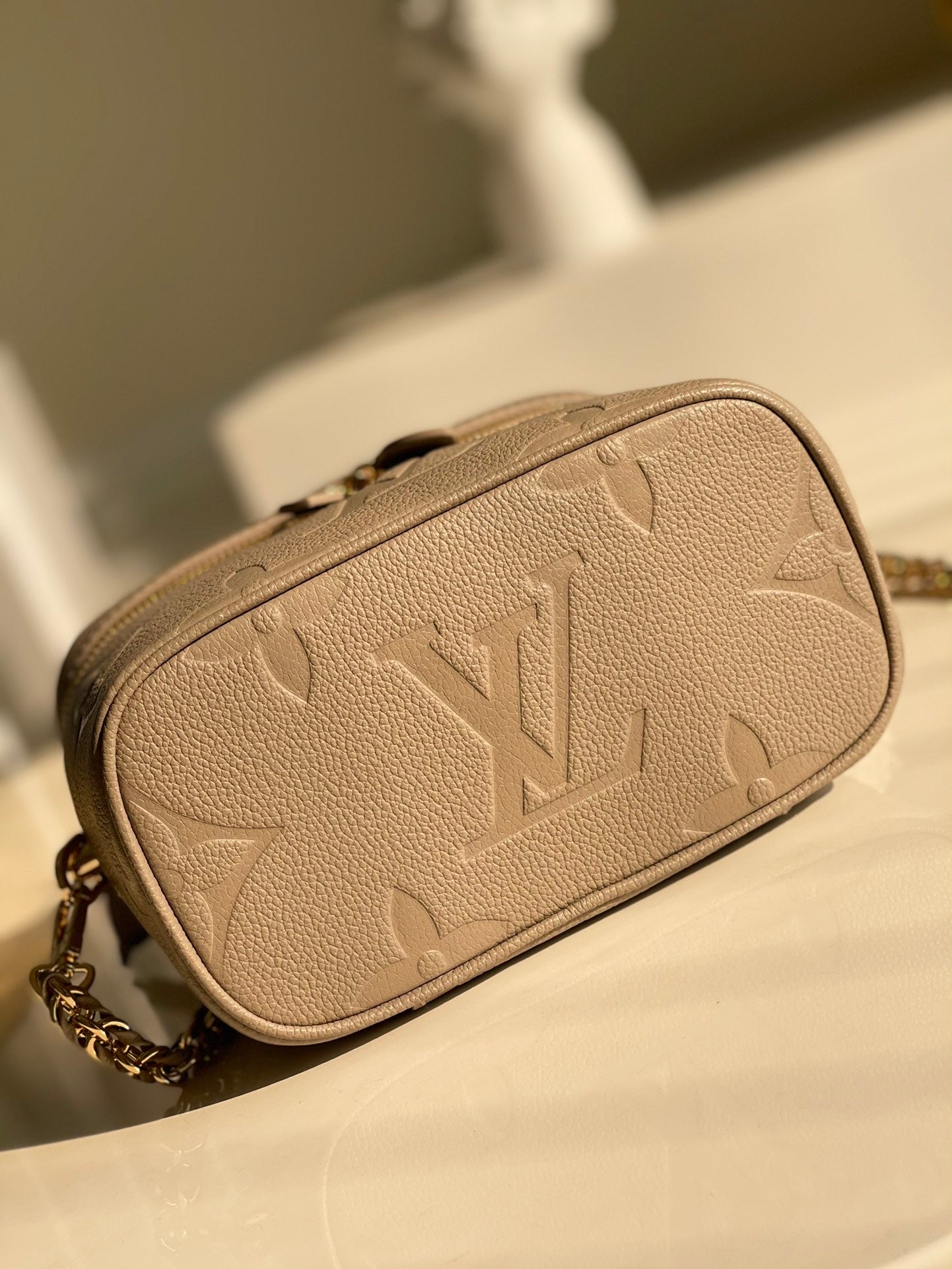 [TOP] Louis Vuitton LV L*V Empreinte Giant Monogram Vanity Bag - Turtle Dove