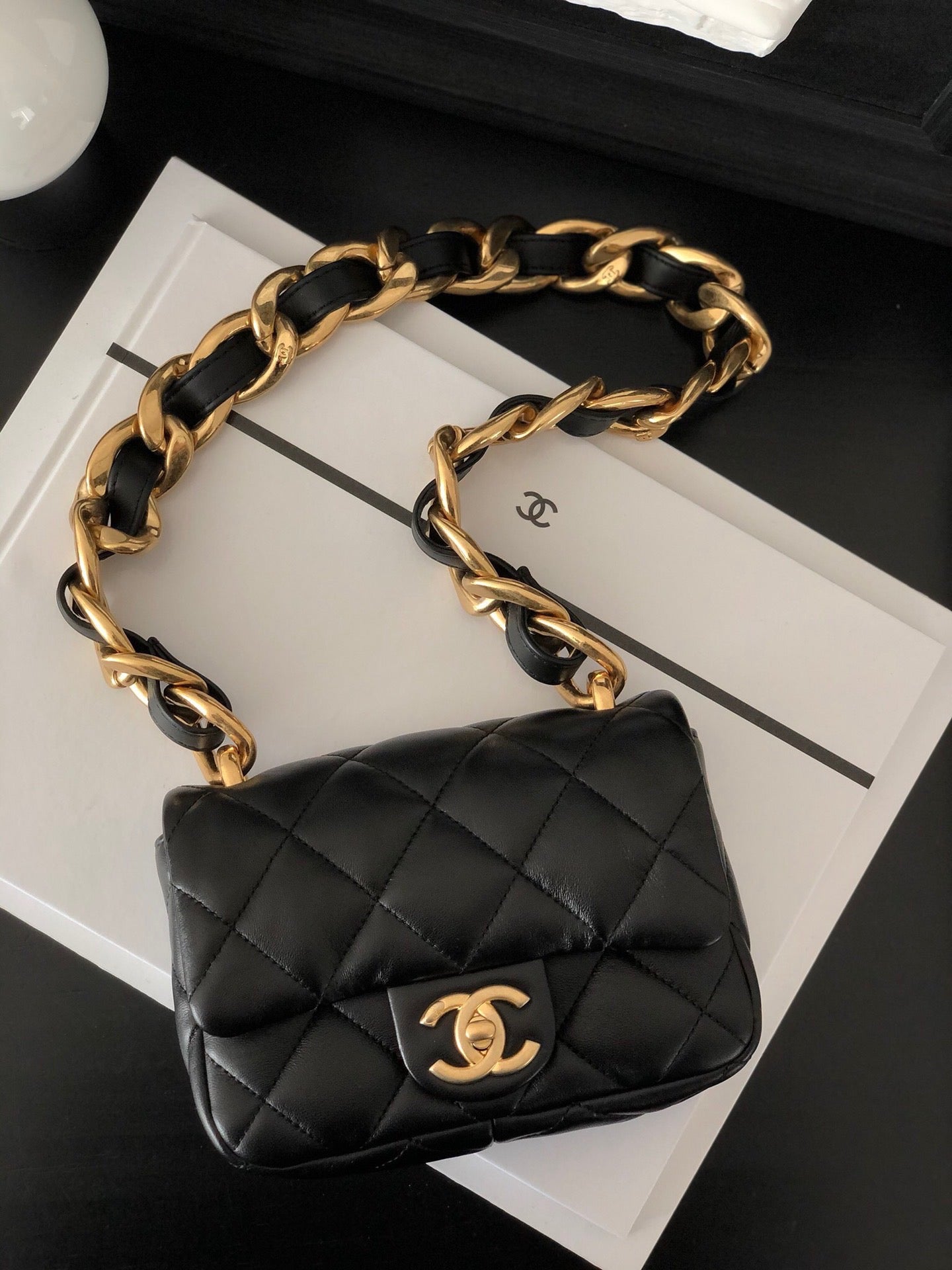 [TOP] CHANEL Classic Flap Leather Big Chain Mini 20cm - Black