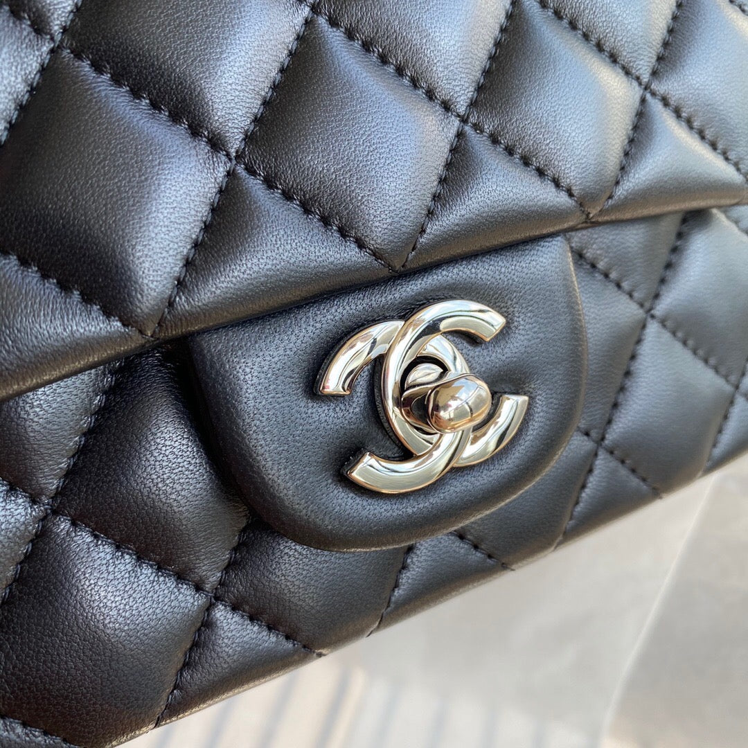 [TOP] CHANEL Classic Flap Bag Lambskin Mini 20cm - Black & SHW