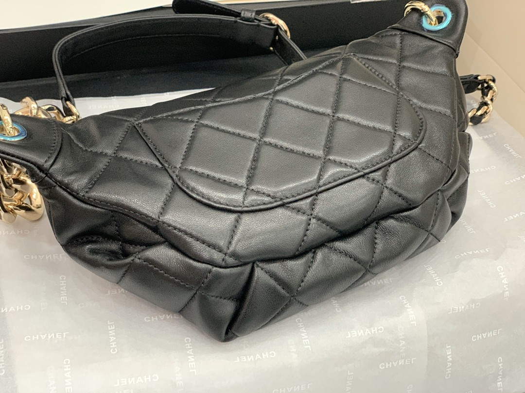 [TOP] CHANEL Belt Bag Big Chain- Black & GHW