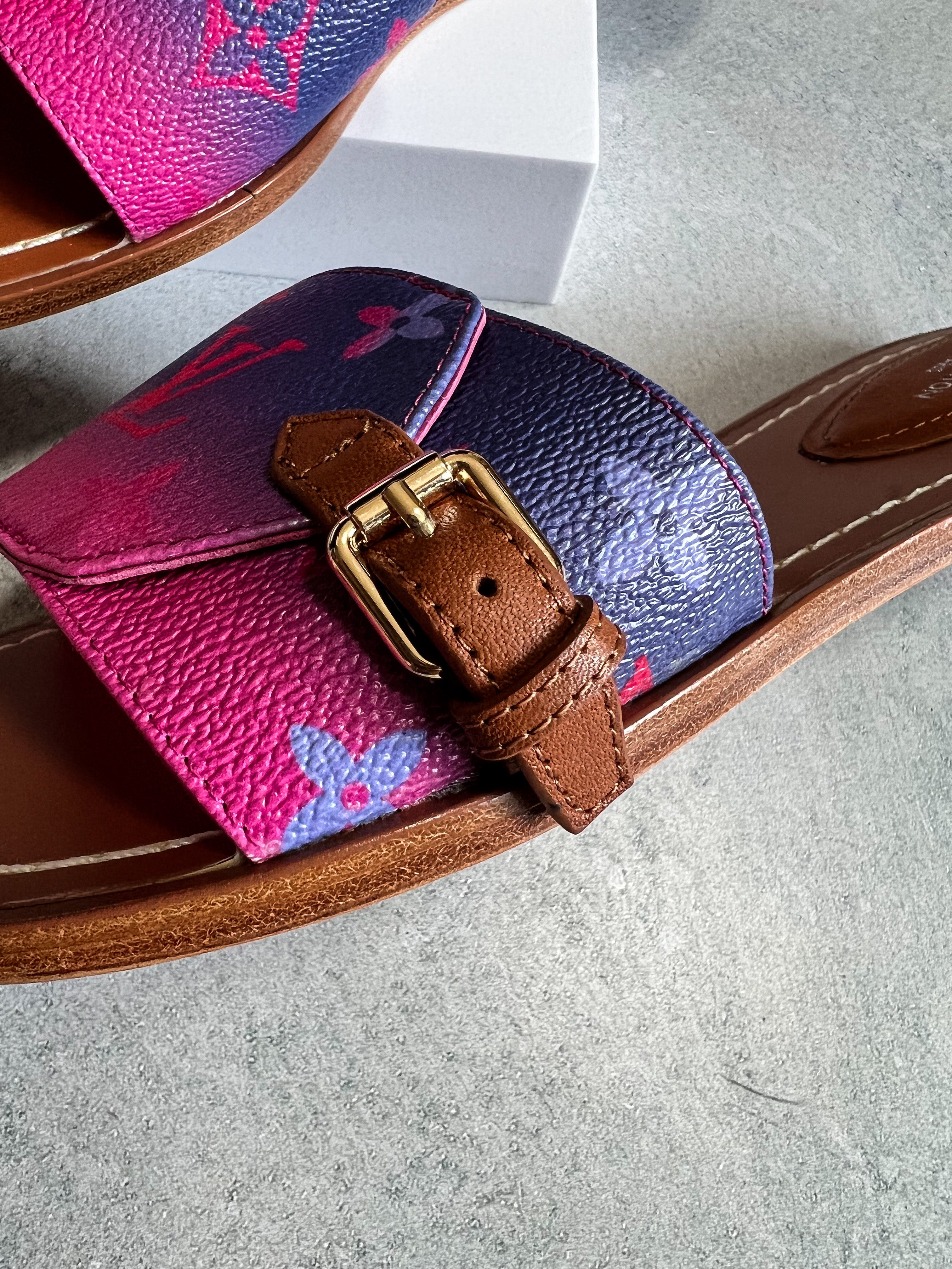 [TOP] Louis Vuitton LV L*V Lock It Mules - Fuchsia