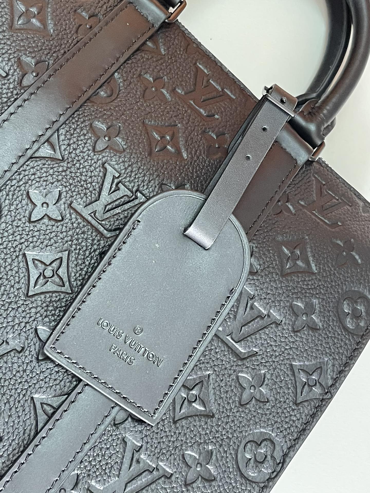 [TOP] Louis Vuitton LV Sac Plat Taurillon Bag 26x28.5x6CM-Black