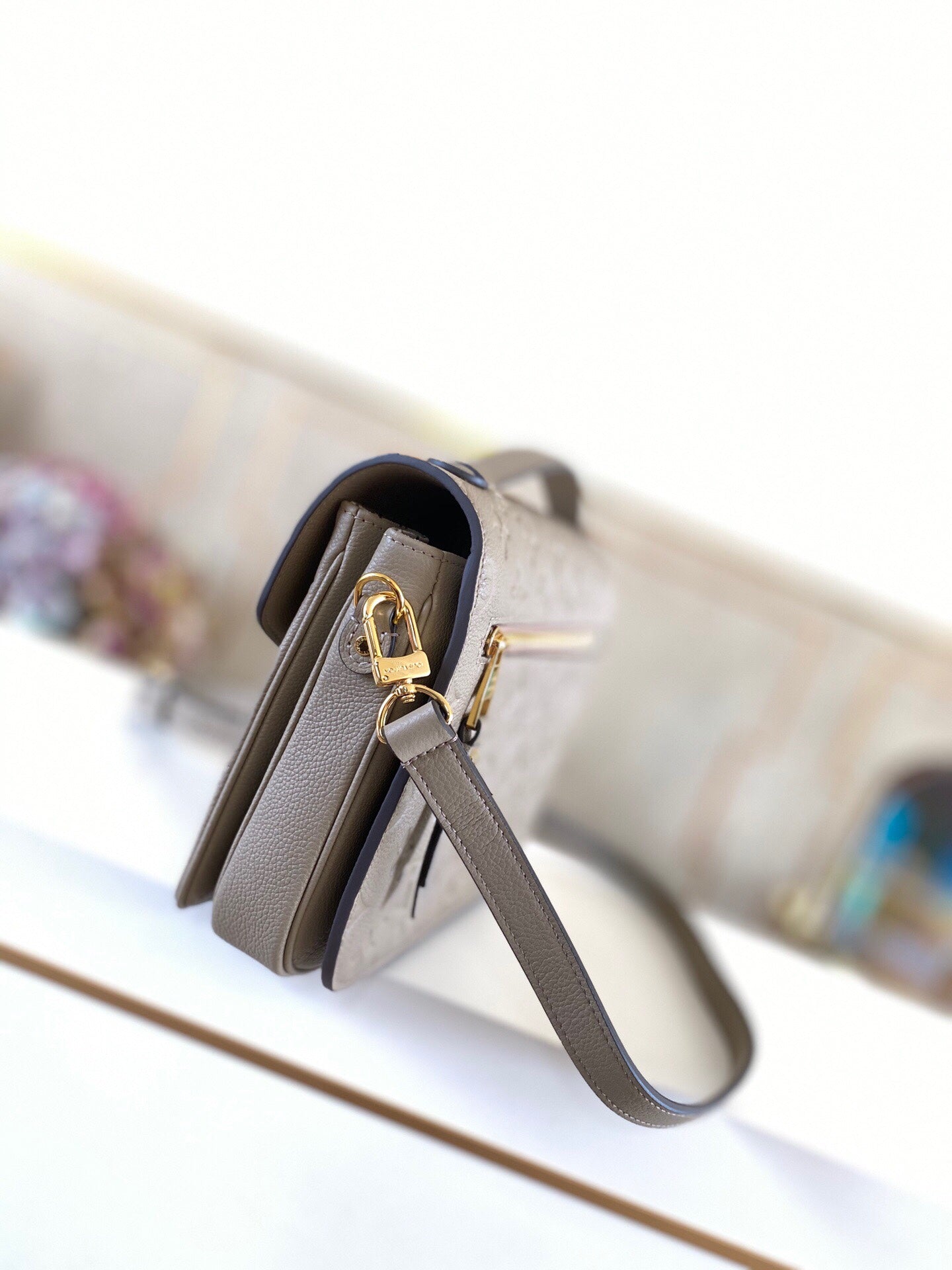 [TOP] Louis Vuitton LV £V Empreinte Pochette Metis 25X19X7cm - Taupe