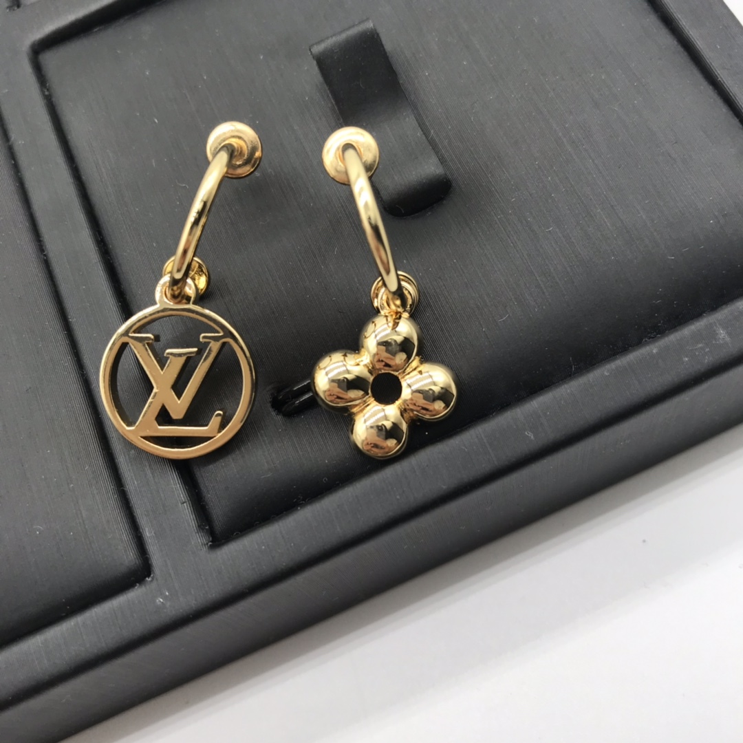 [TOP] Louis Vuitton LV Blossom Necklace Bracelet Earrings Set