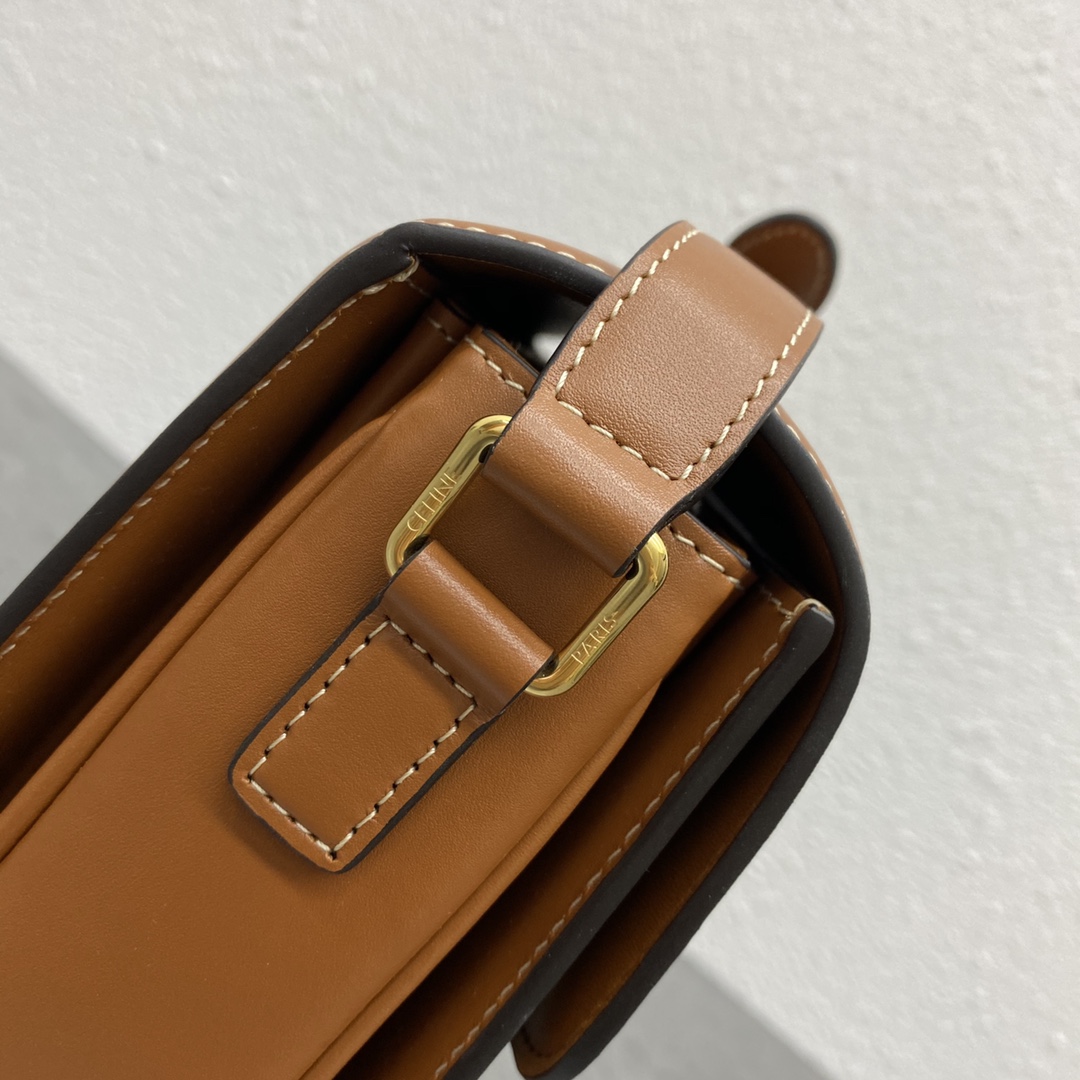 [TOP] CELINE Triomphe Shoulder Bag 22-16-6