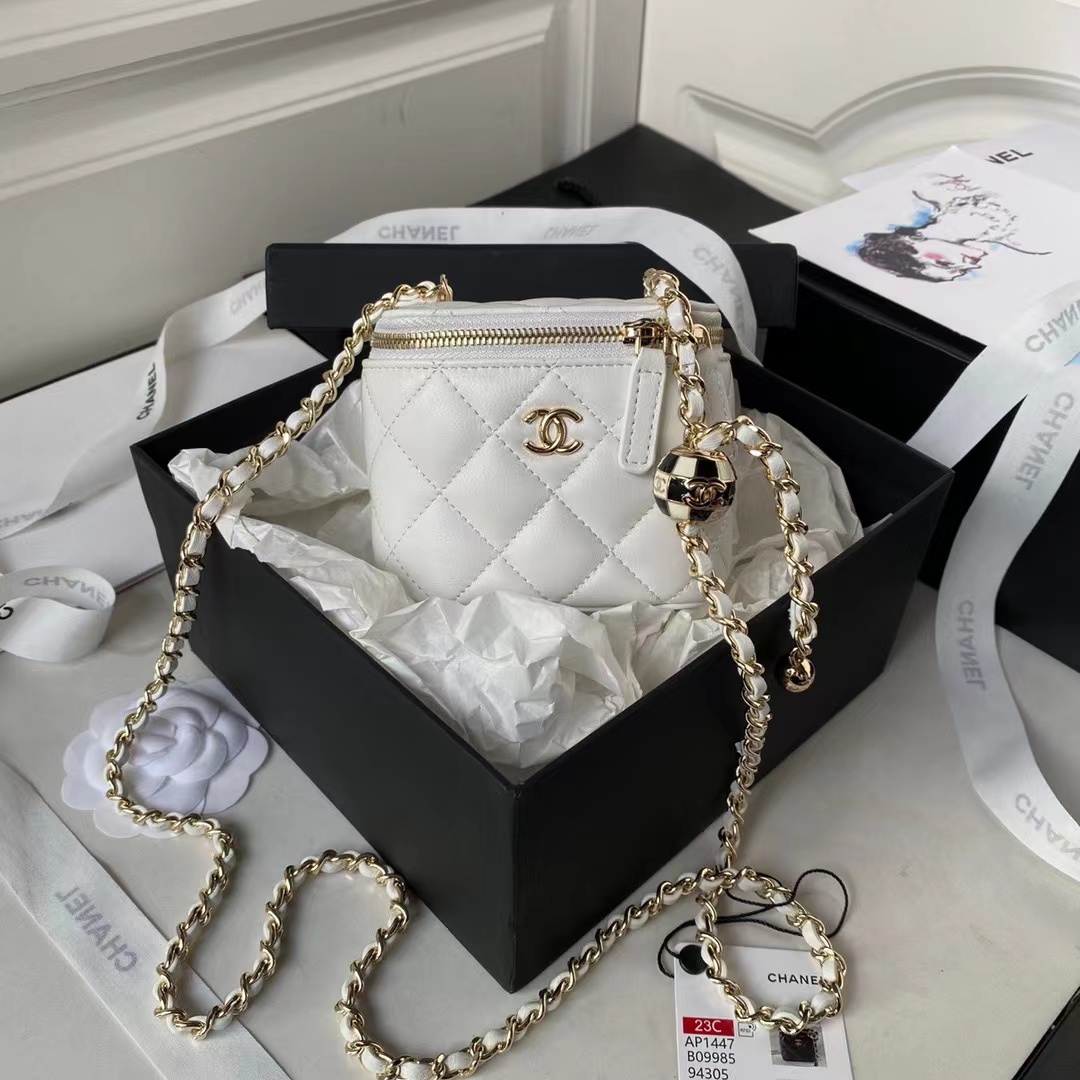 [TOP] CHANEL Vanity Case Lambskin 8.5*11*7cm -Black & White-GHW-2 colours