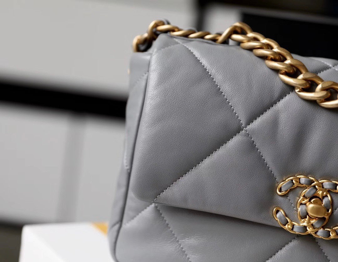 [TOP] Chanel 19 Small Bag -Grey w Chip