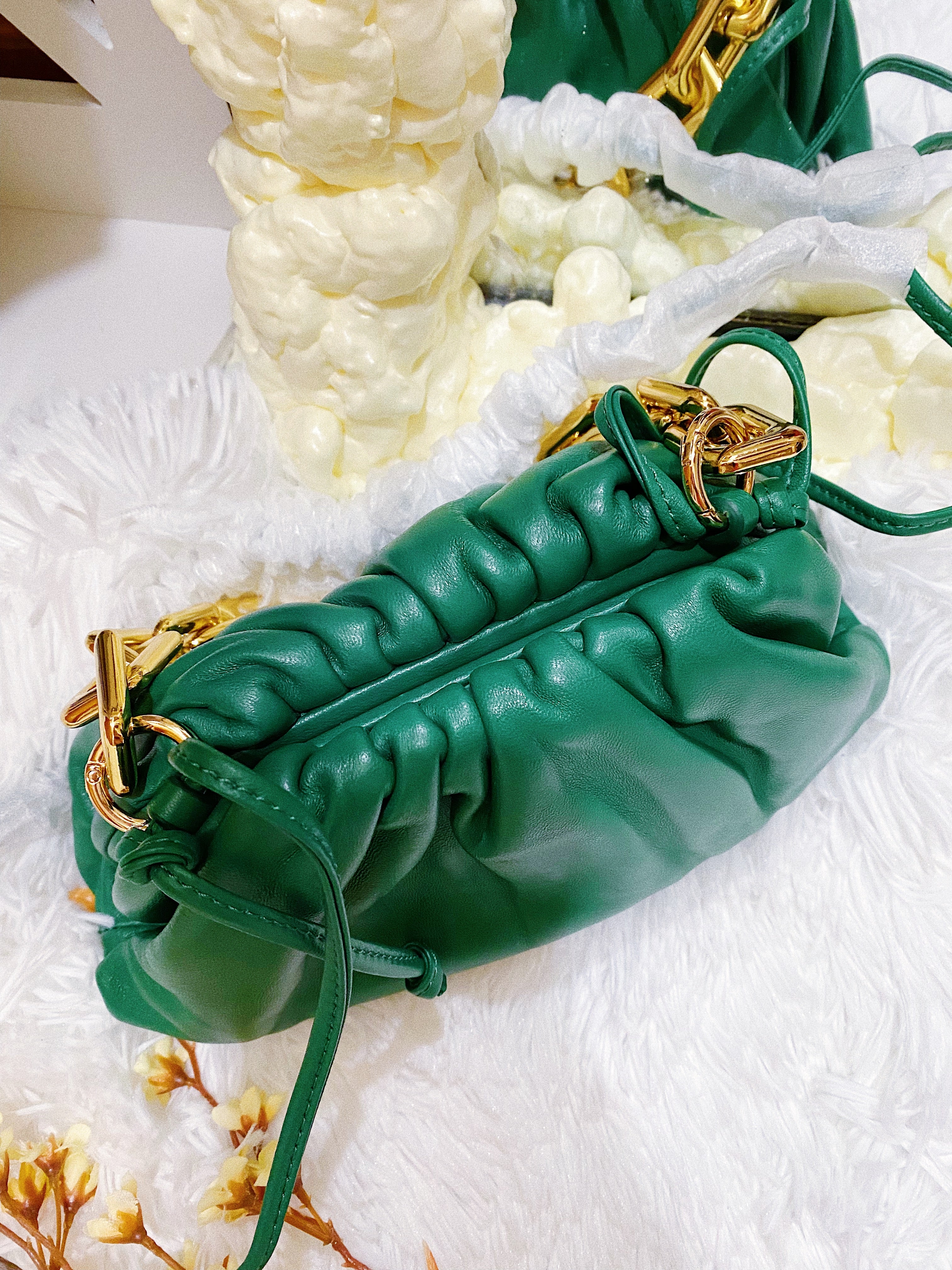 [TOP] Bottega Veneta BV  Mini Crossbody Pouch with Chain - Green