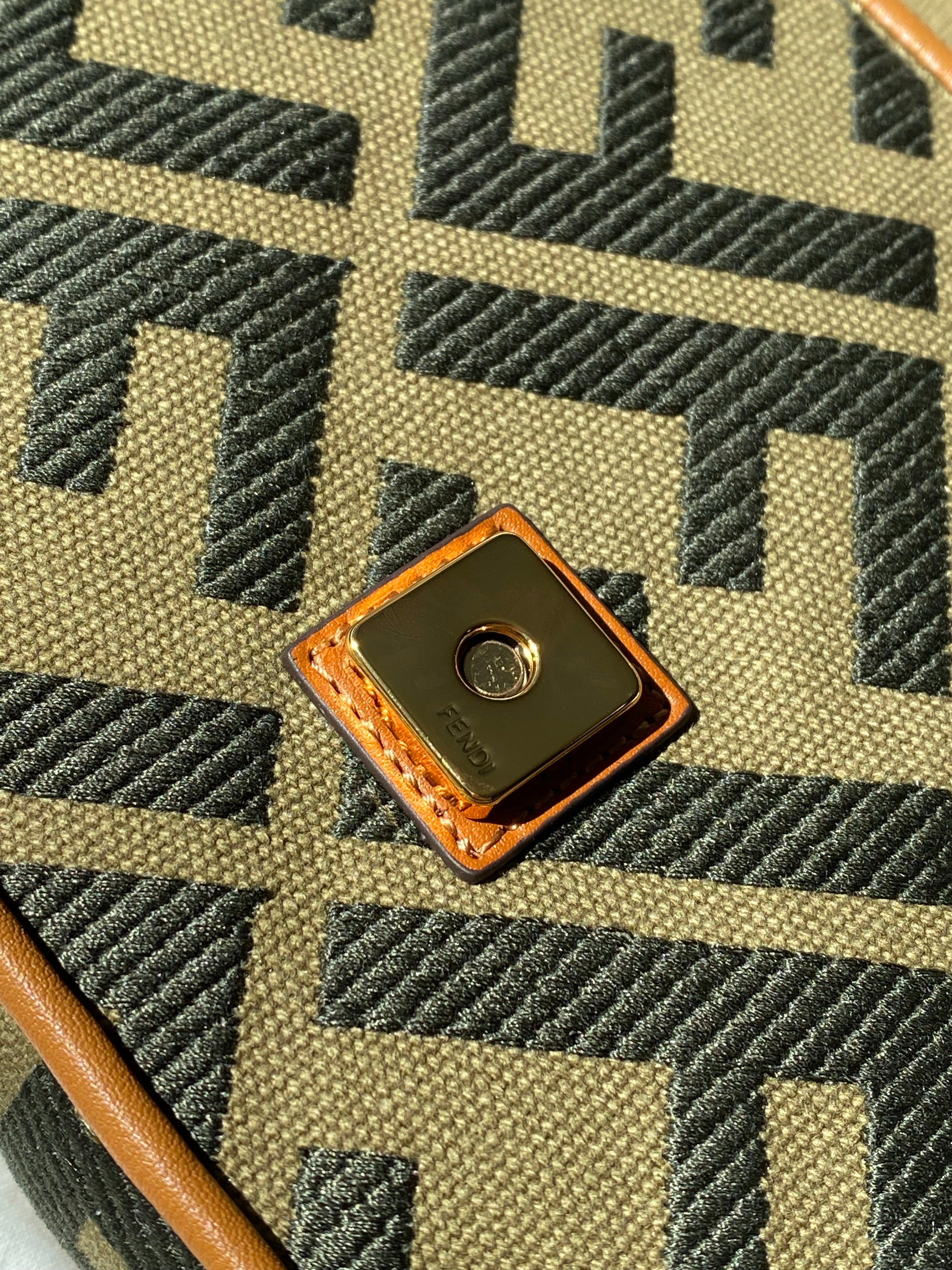 [TOP] FENDI Baguette Canvas Crossbody Bag - Brown