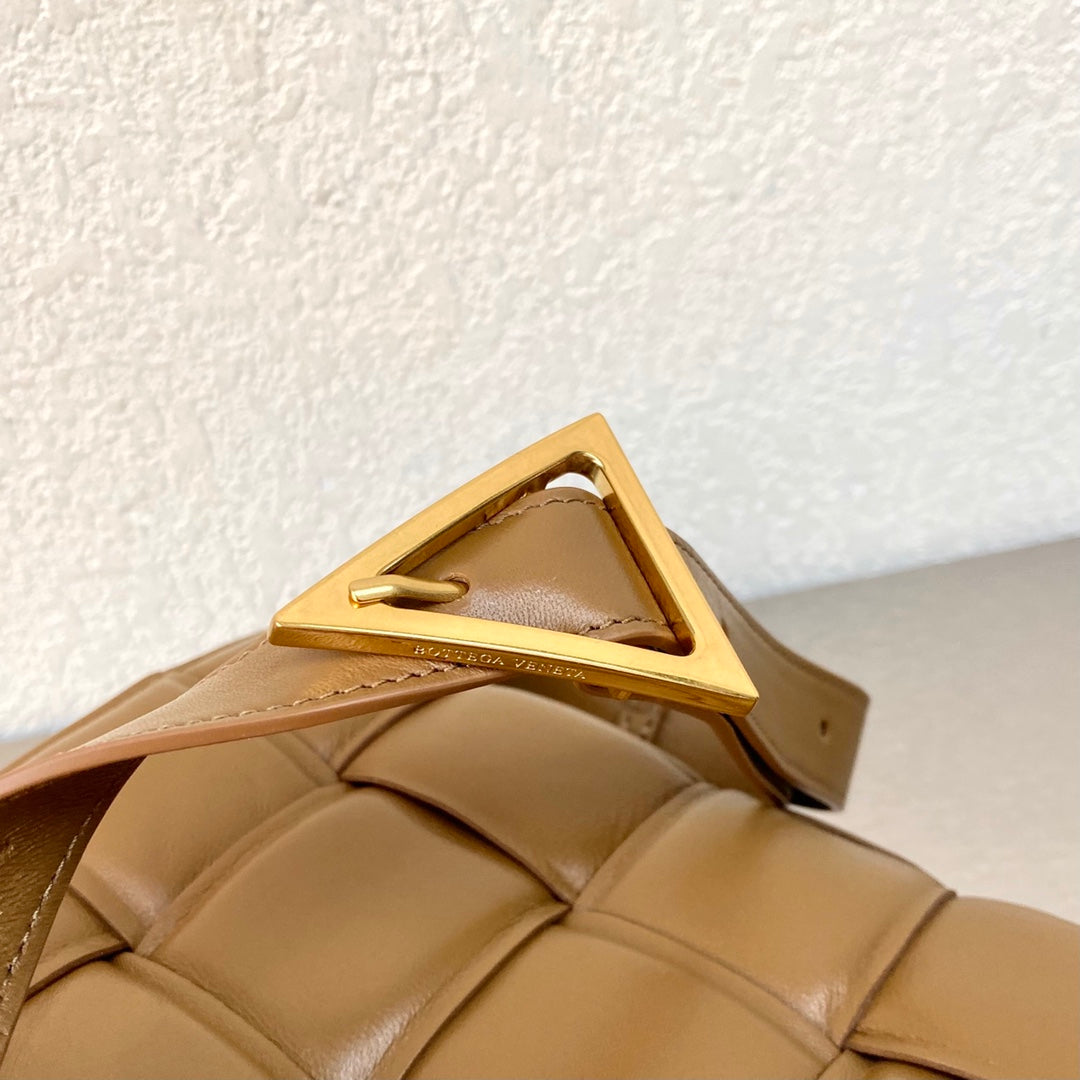 [TOP] Bottega Veneta BV  Paddle Cassette Bag - Caramel