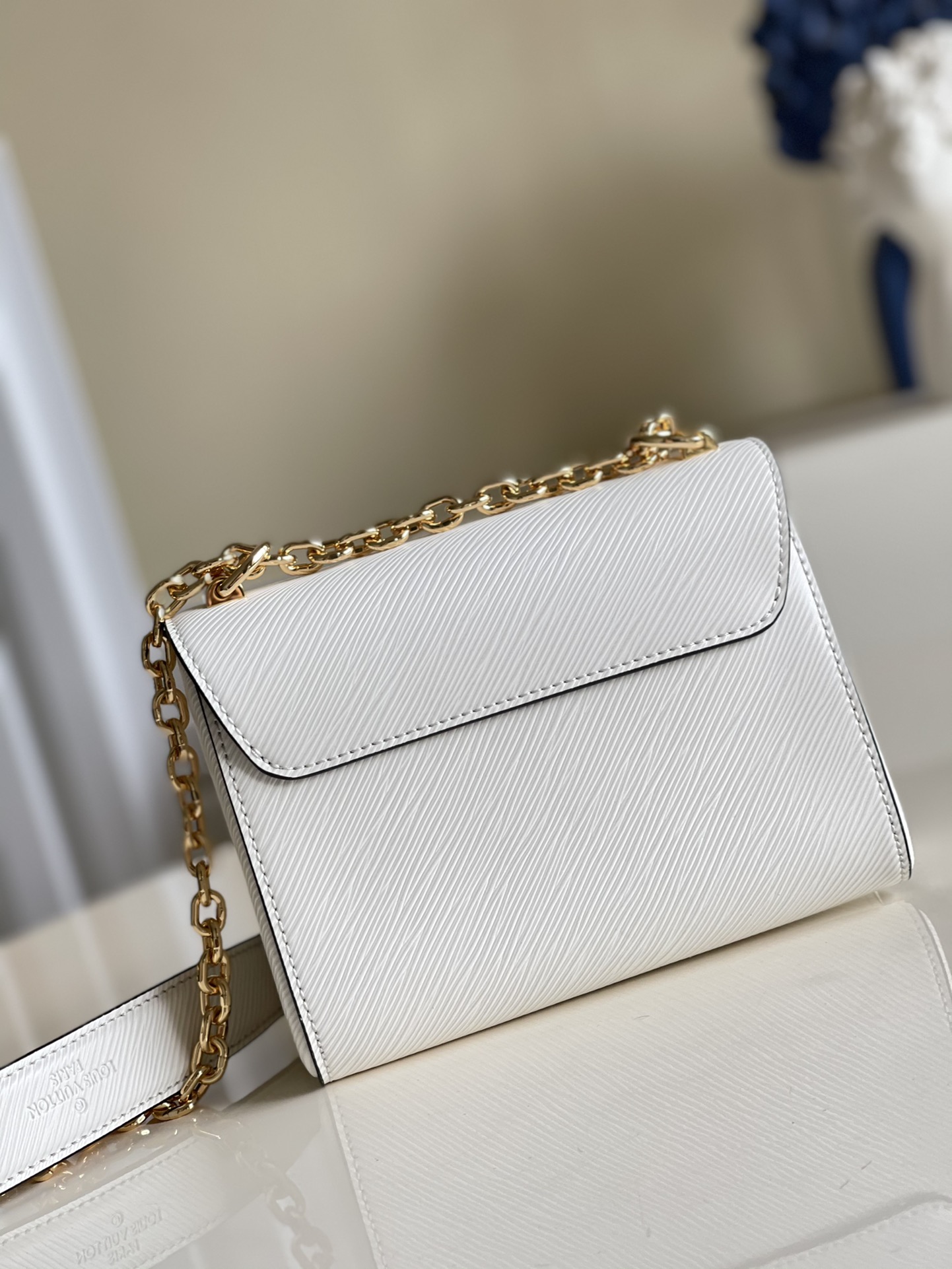 [TOP] Louis Vuitton LV Mini LV Epi Twist Bag 18x15x9cm- White