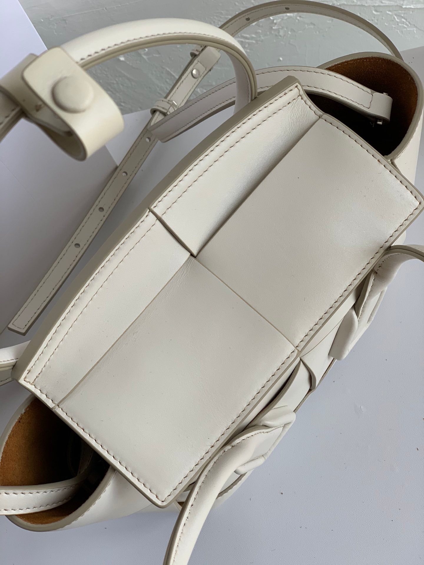 [TOP] Bottega Veneta BV Mini Arco 29 Leather Bag - Off White