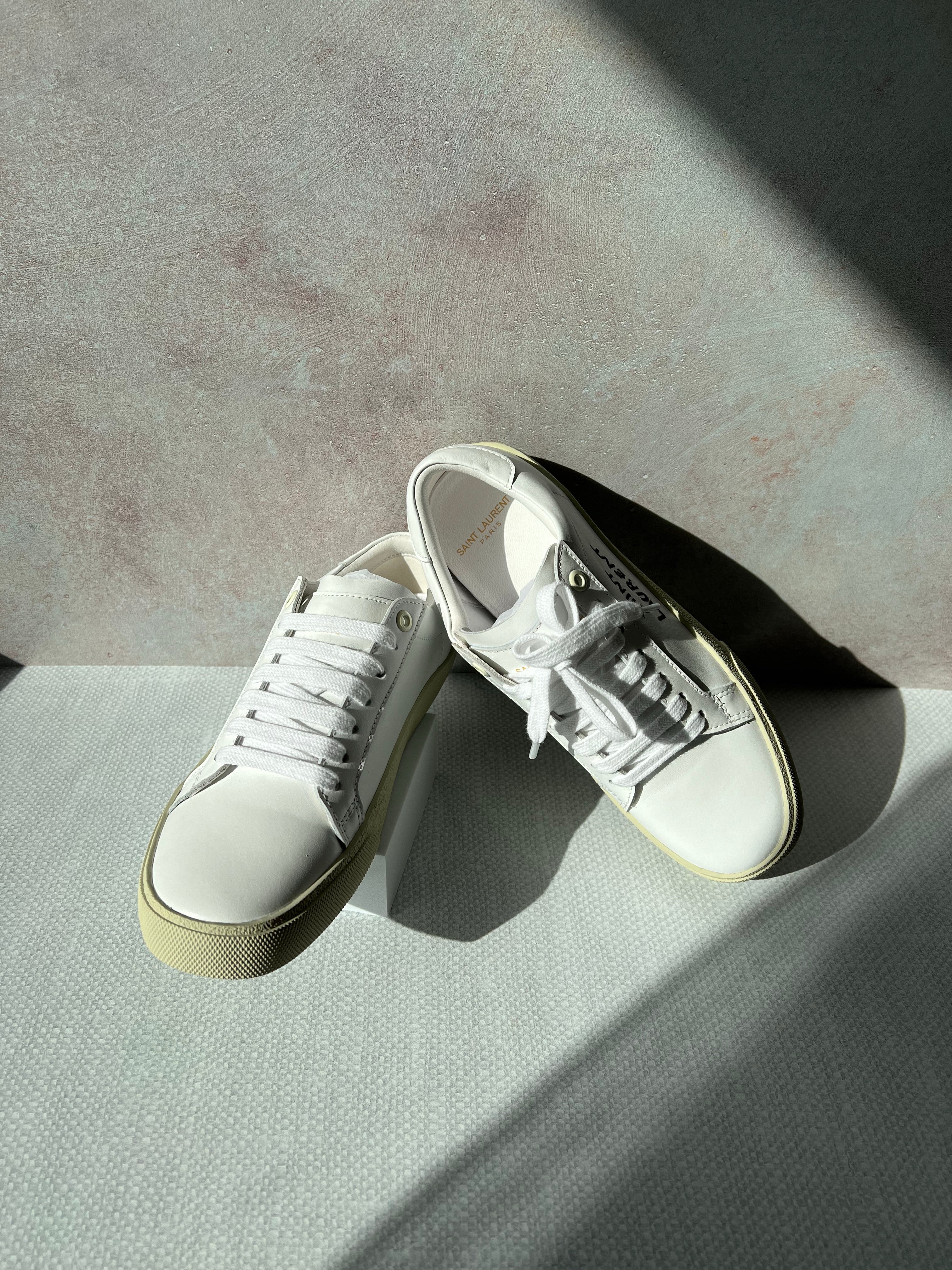 [TOP] Yves Saint Laurent YSL Leather Sneakers - White