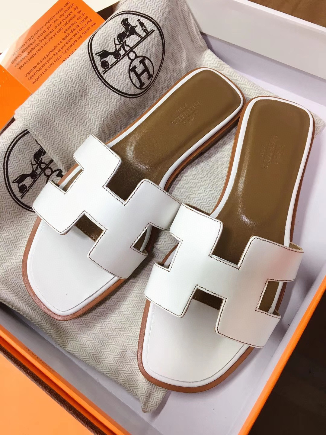 [TOP] HERMES Oran Smooth Leather Slides - Black/White/Brown