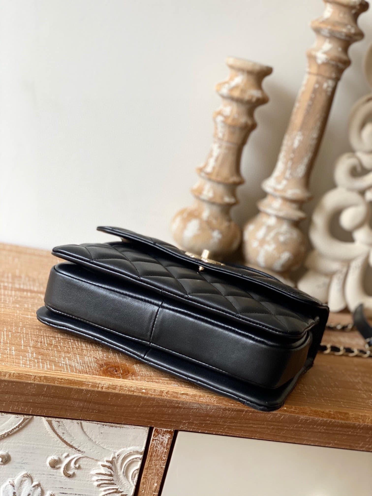 [TOP] CHANEL Trendy Bag Raised Logo - Black