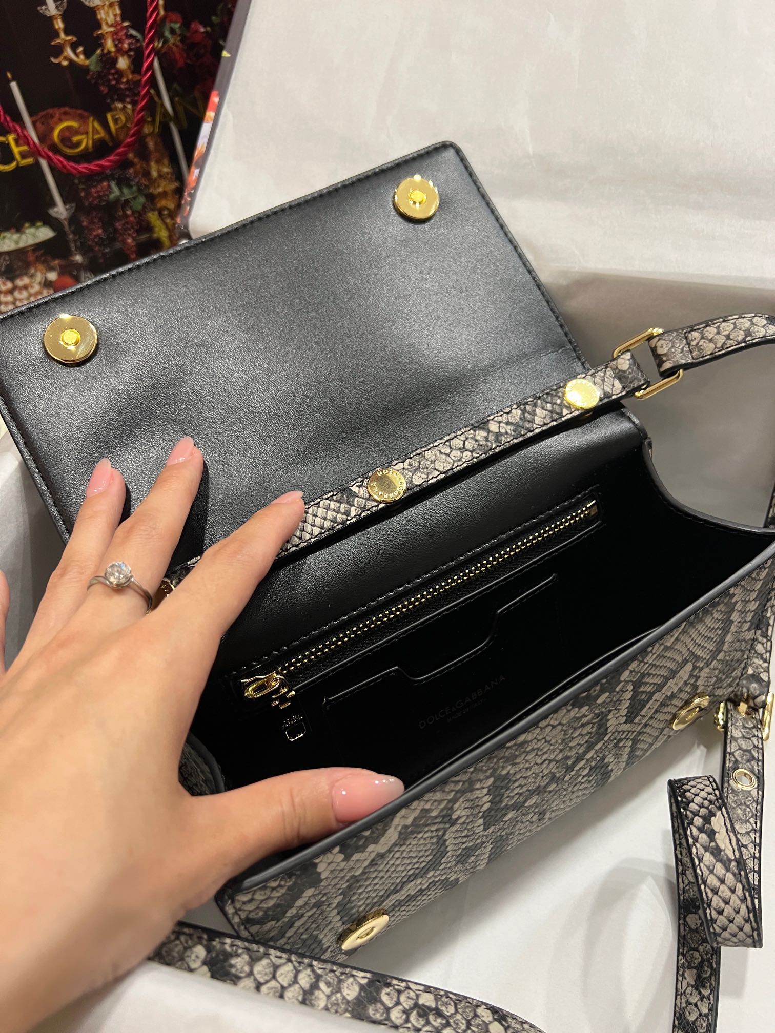 [TOP] Dolce & Gabbana D&G Calfskin Python Print 3.5 Bag  21*14*5cm