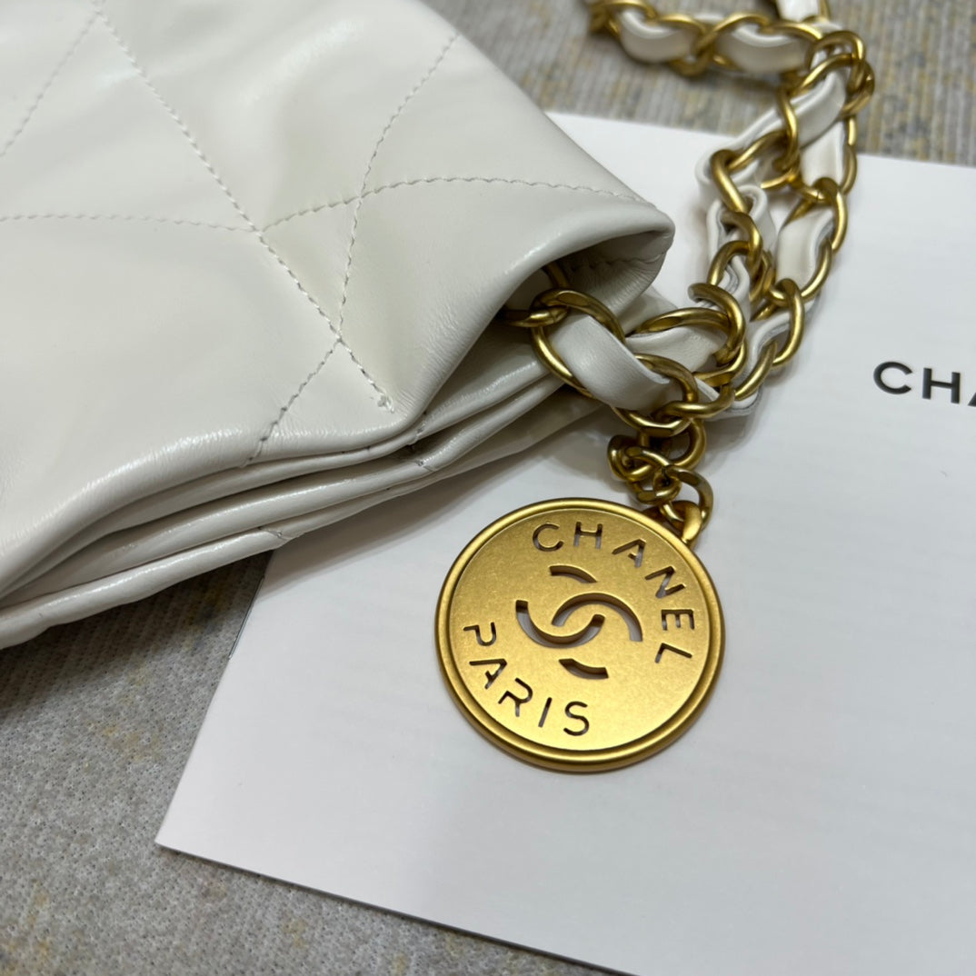 [TOP] CHANEL 22 Bag Small 35cm - White & Black Logo