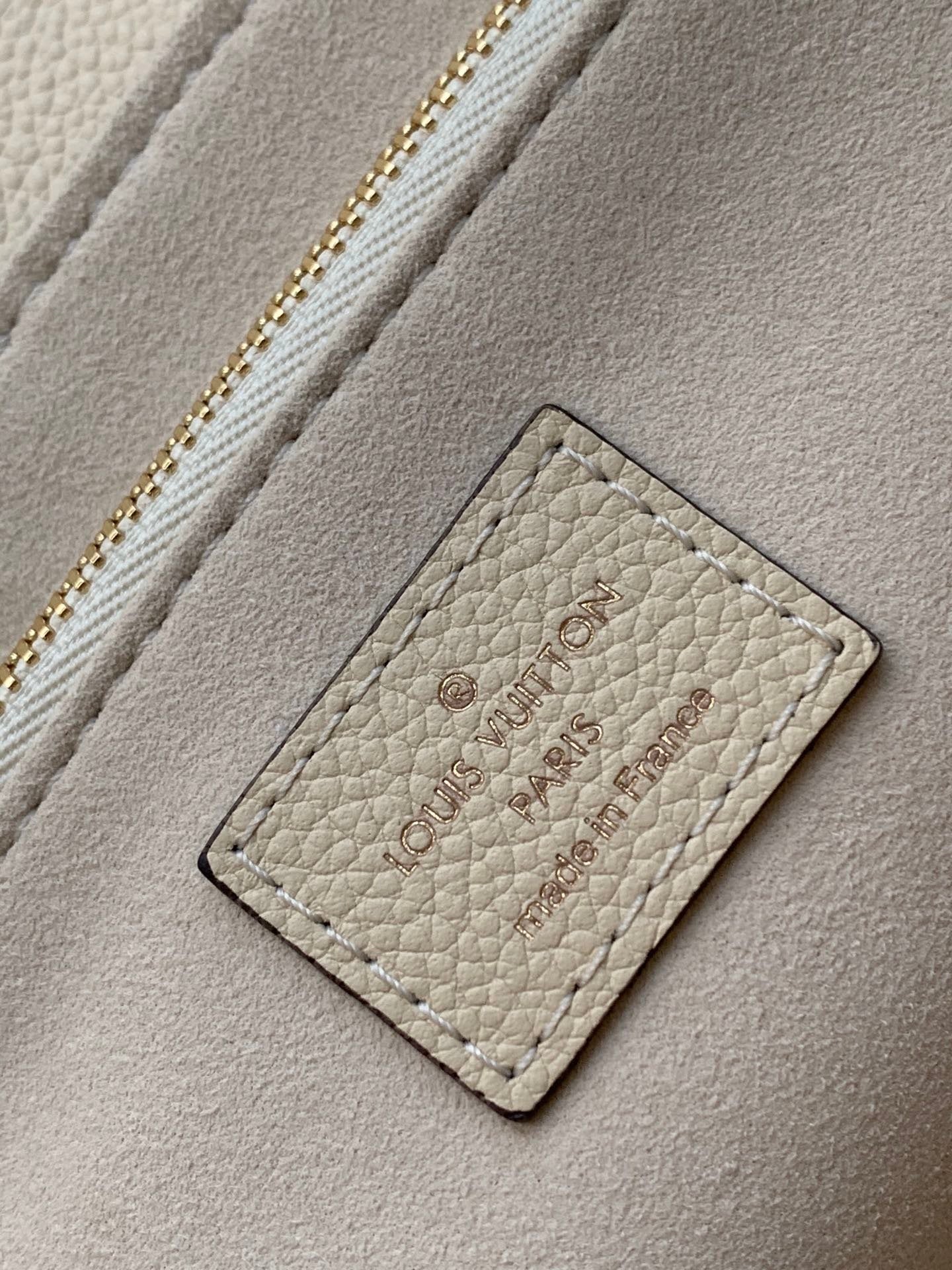 [TOP] Louis Vuitton LV  Vavin BB MM 25.0 x 17.0 x 9.5 cm - Cream White