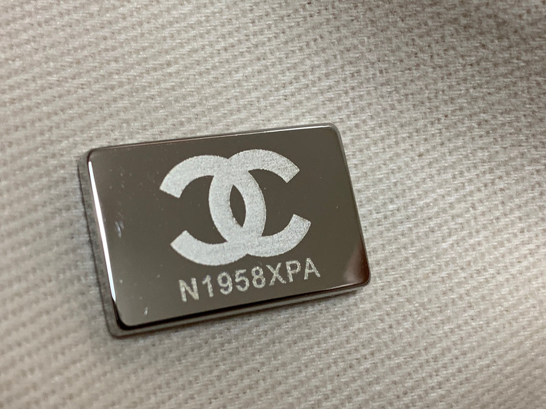 [TOP] CHANEL Deauville 2 in 1 Shoping Tote - Cream