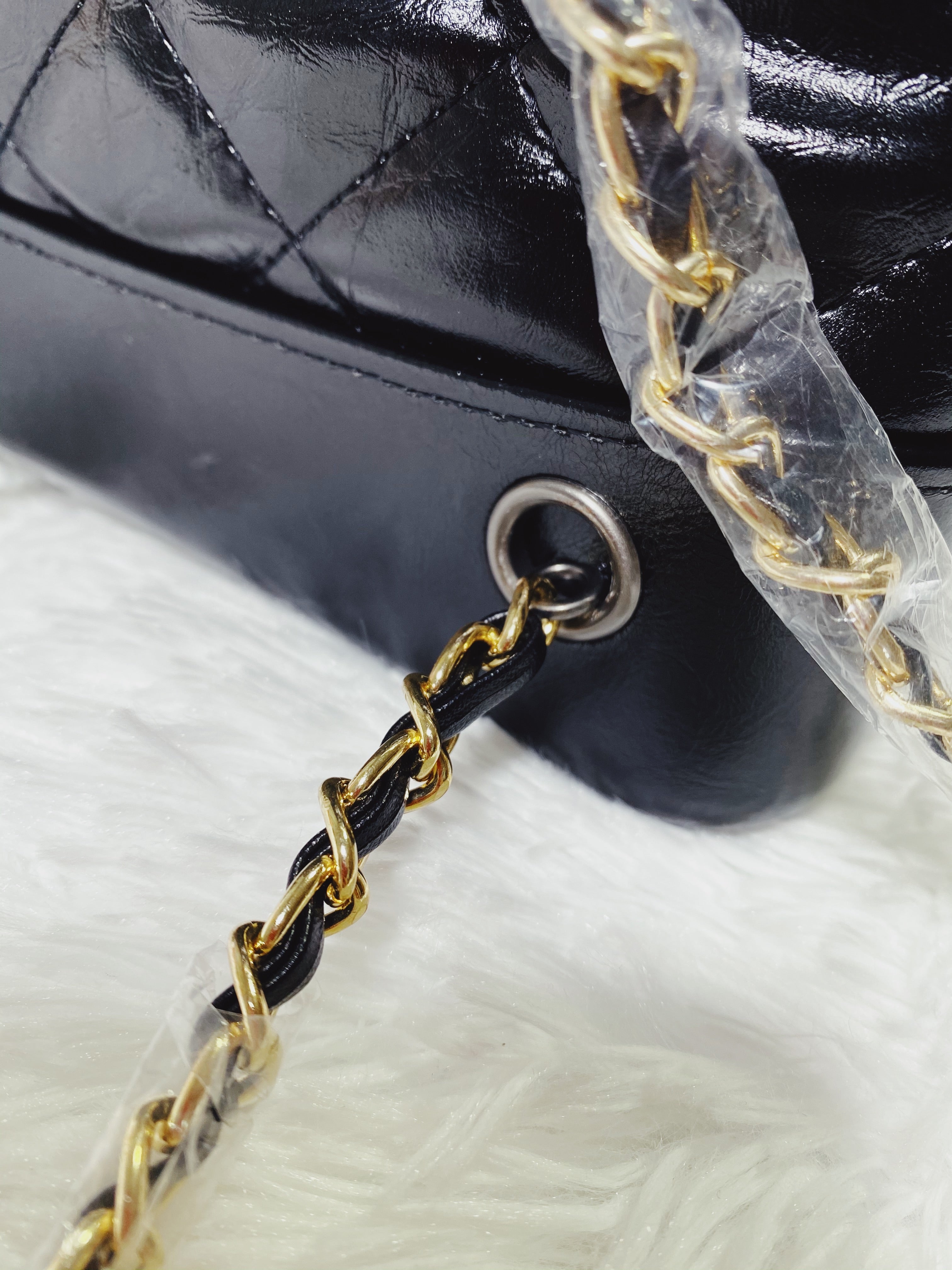 [TOP] CHANEL Quilted Bucket Backpack - BLACK