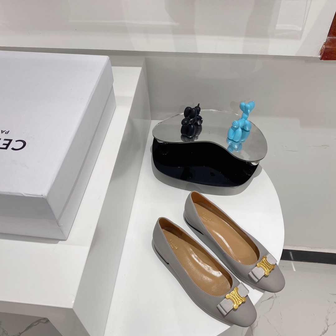 [TOP] CELINE Cowhide Flat - Gray - Cline