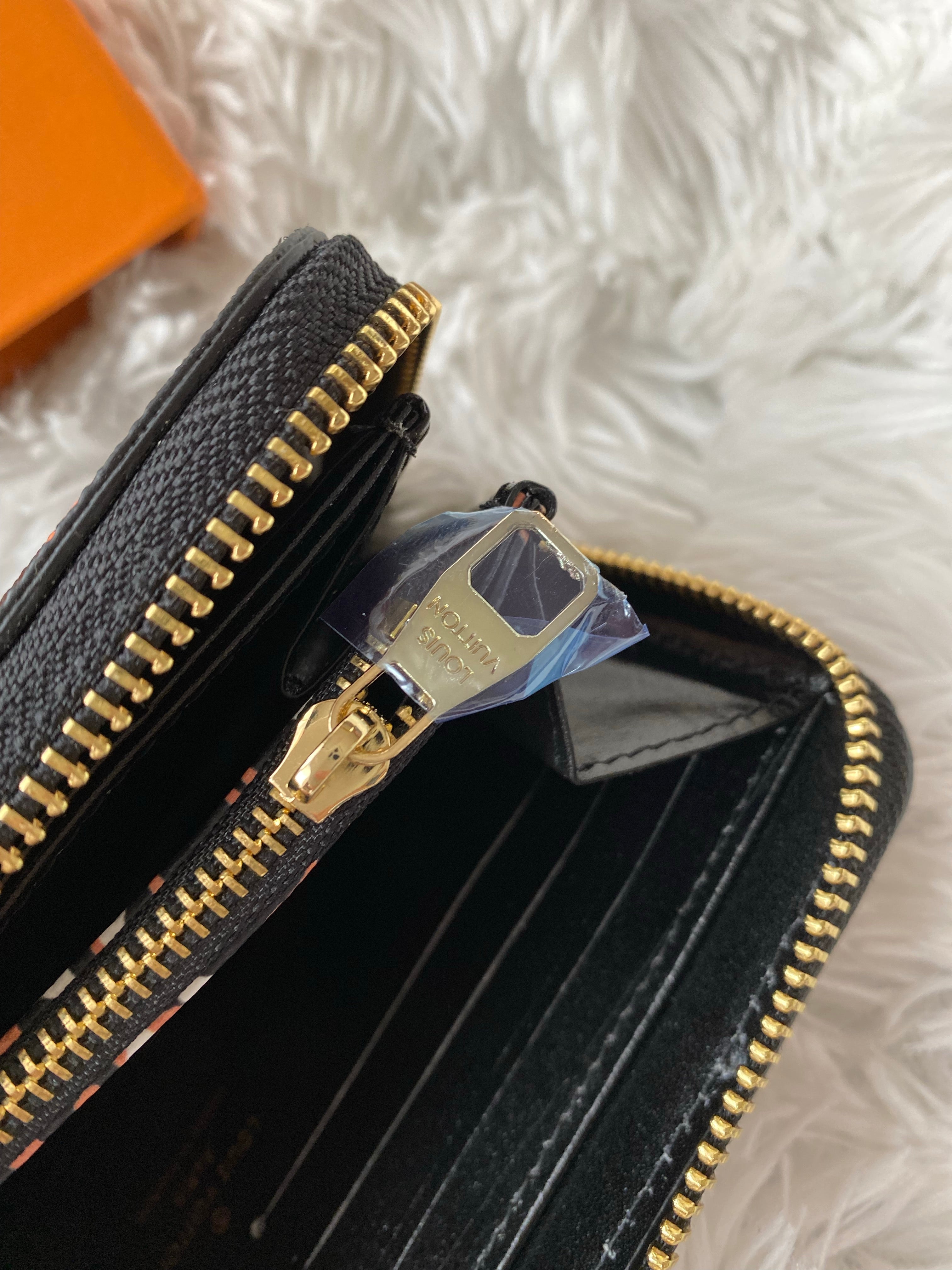 [TOP] Louis Vuitton LV LV Giant Monogram Zippy Wallet Jungle - Black